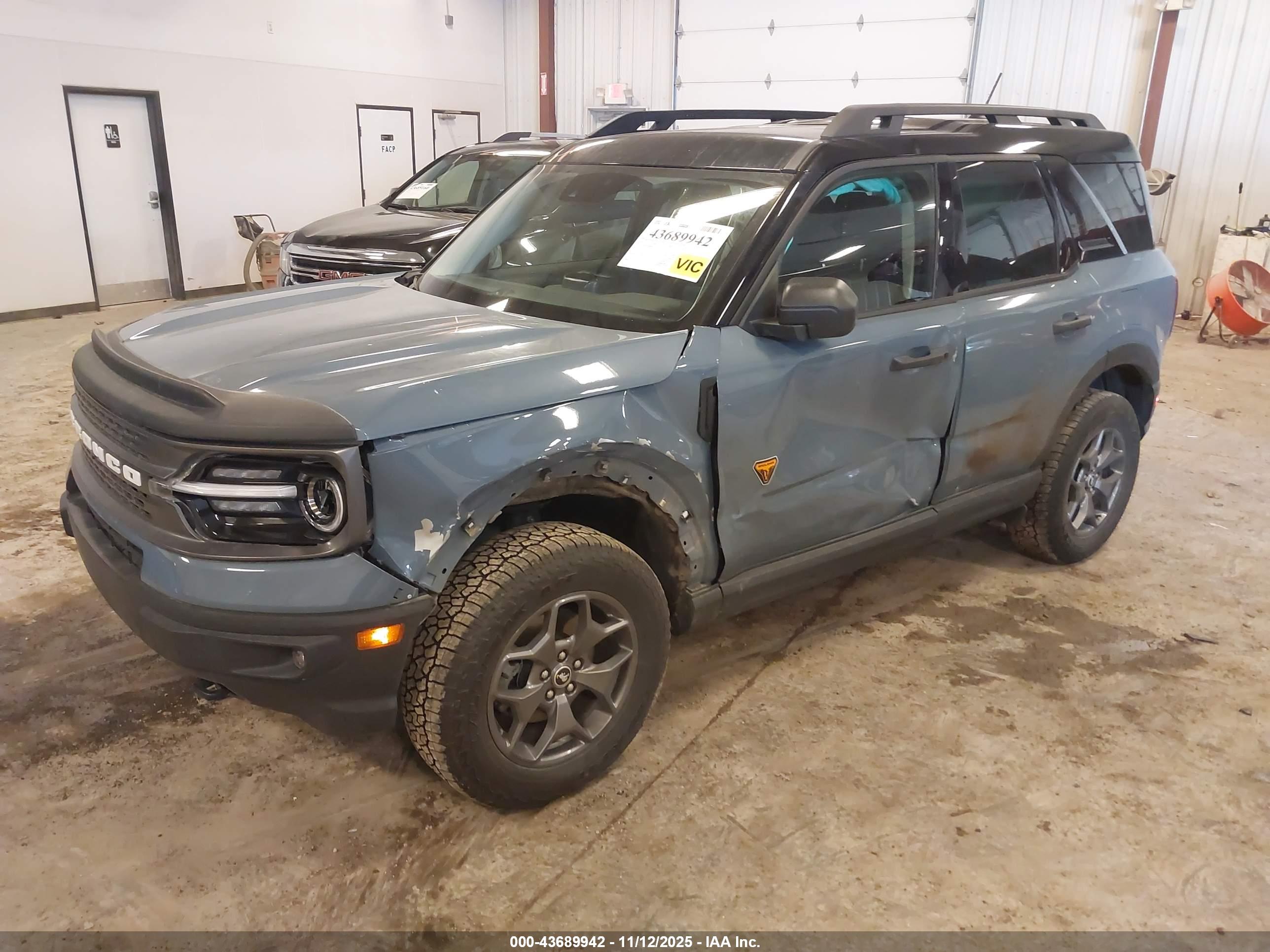 FORD BRONCO image 2