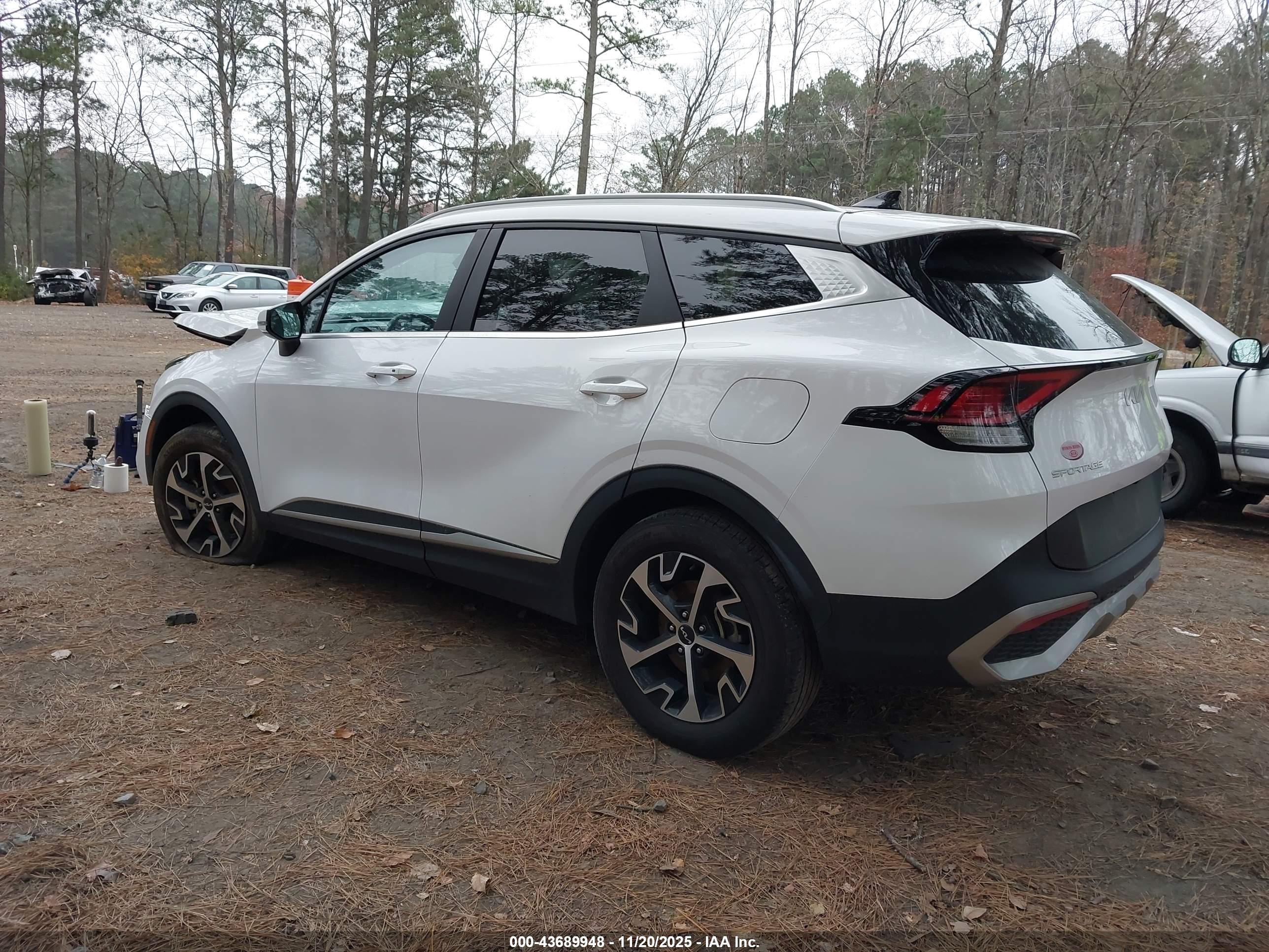 KIA SPORTAGE image 3
