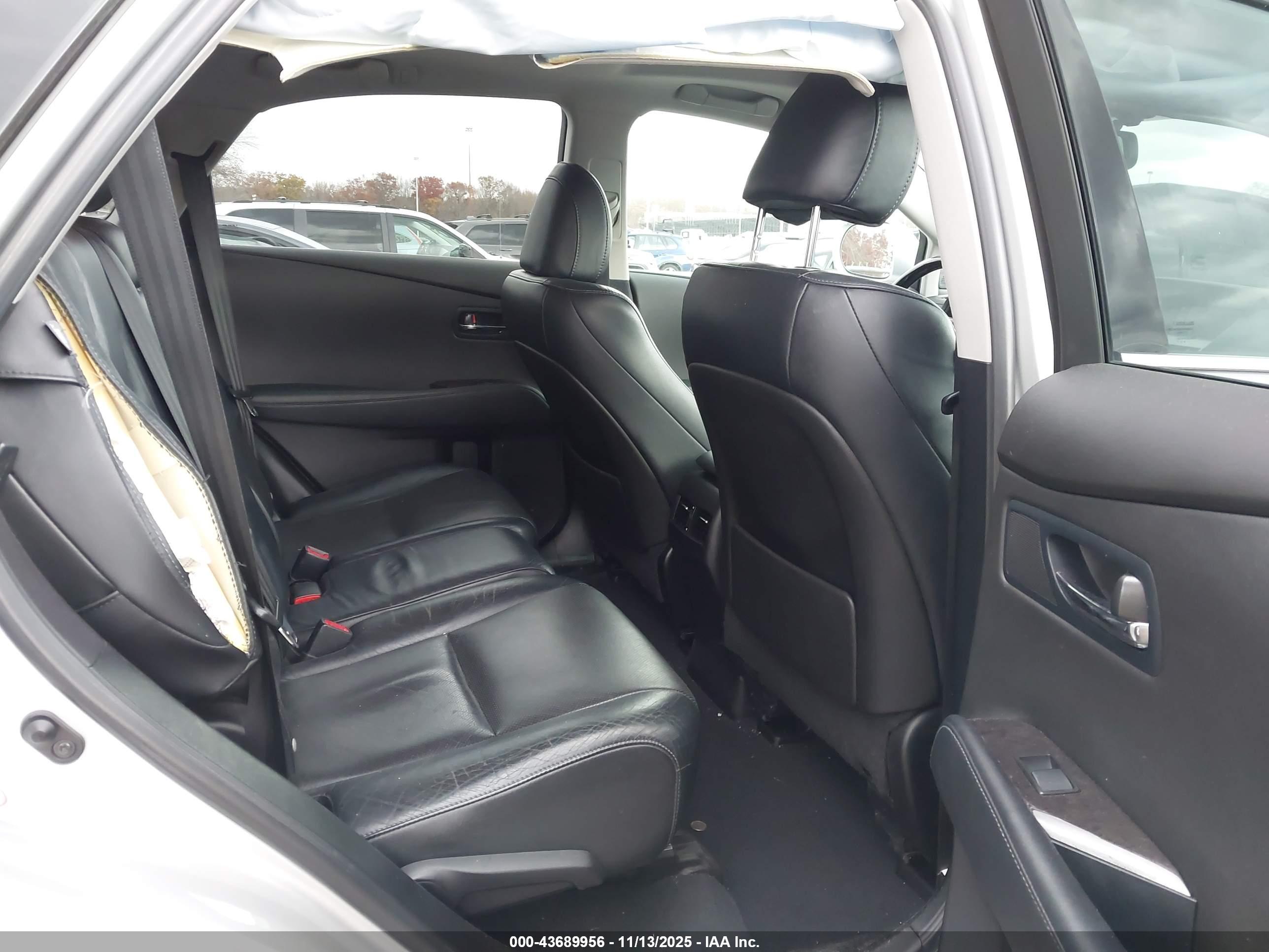 LEXUS RX image 8