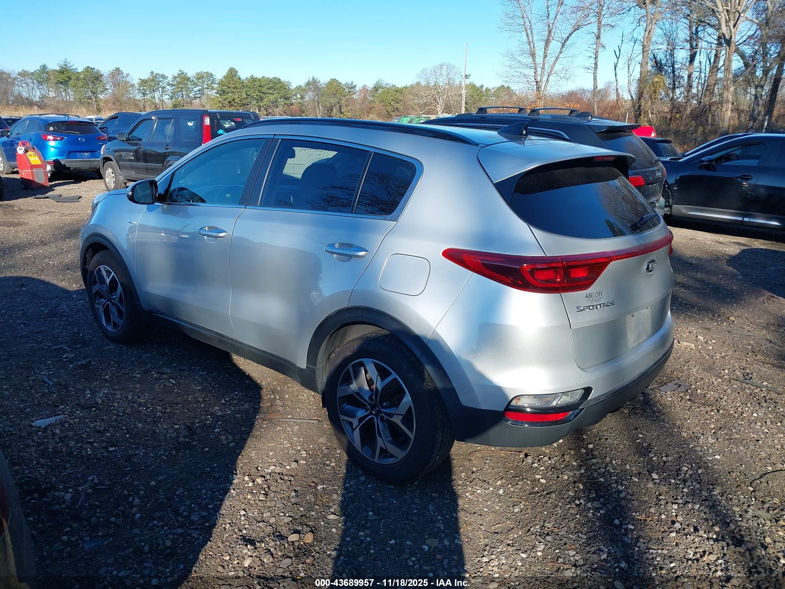 KIA SPORTAGE image 3