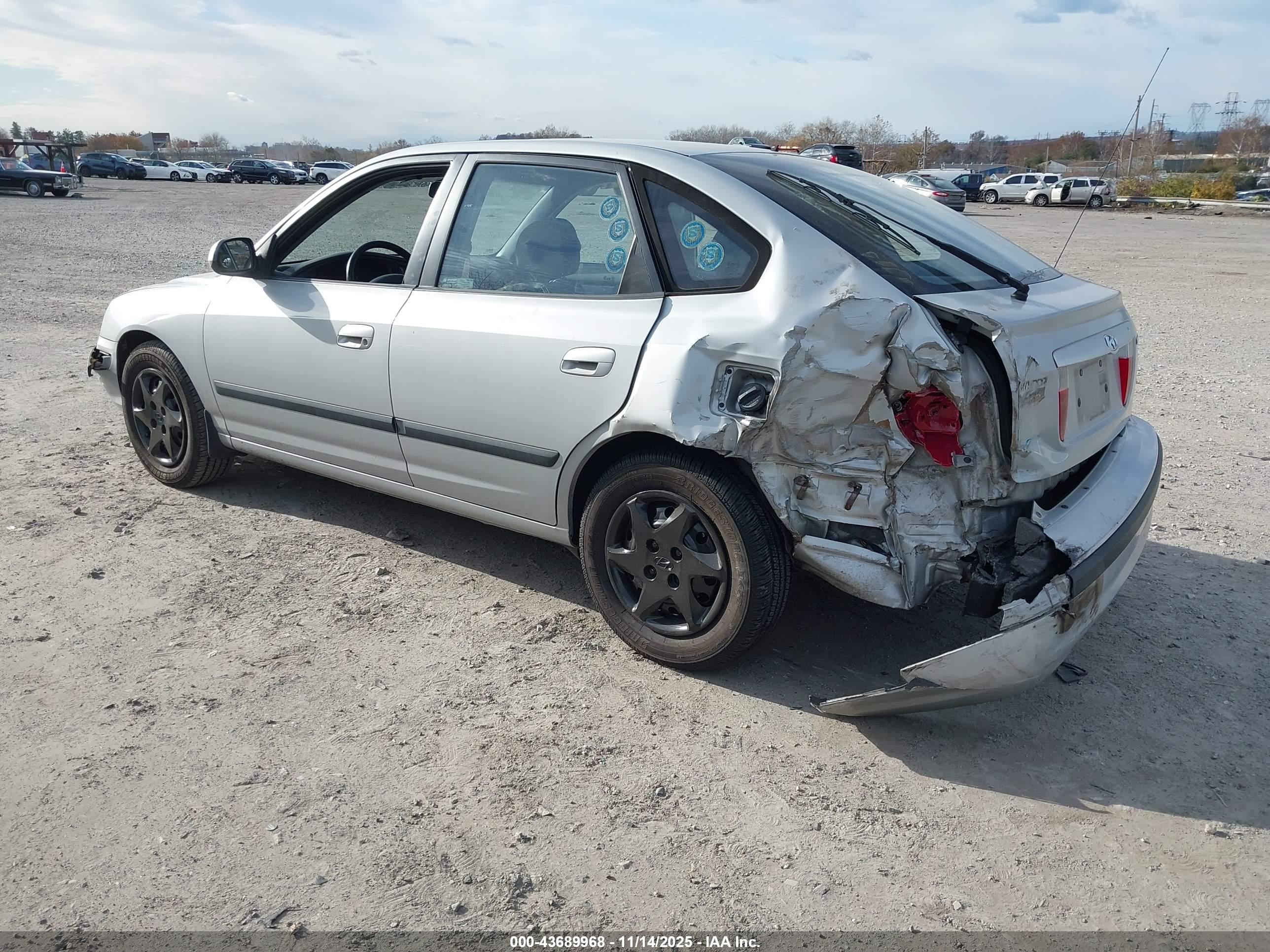 HYUNDAI ELANTRA image 3