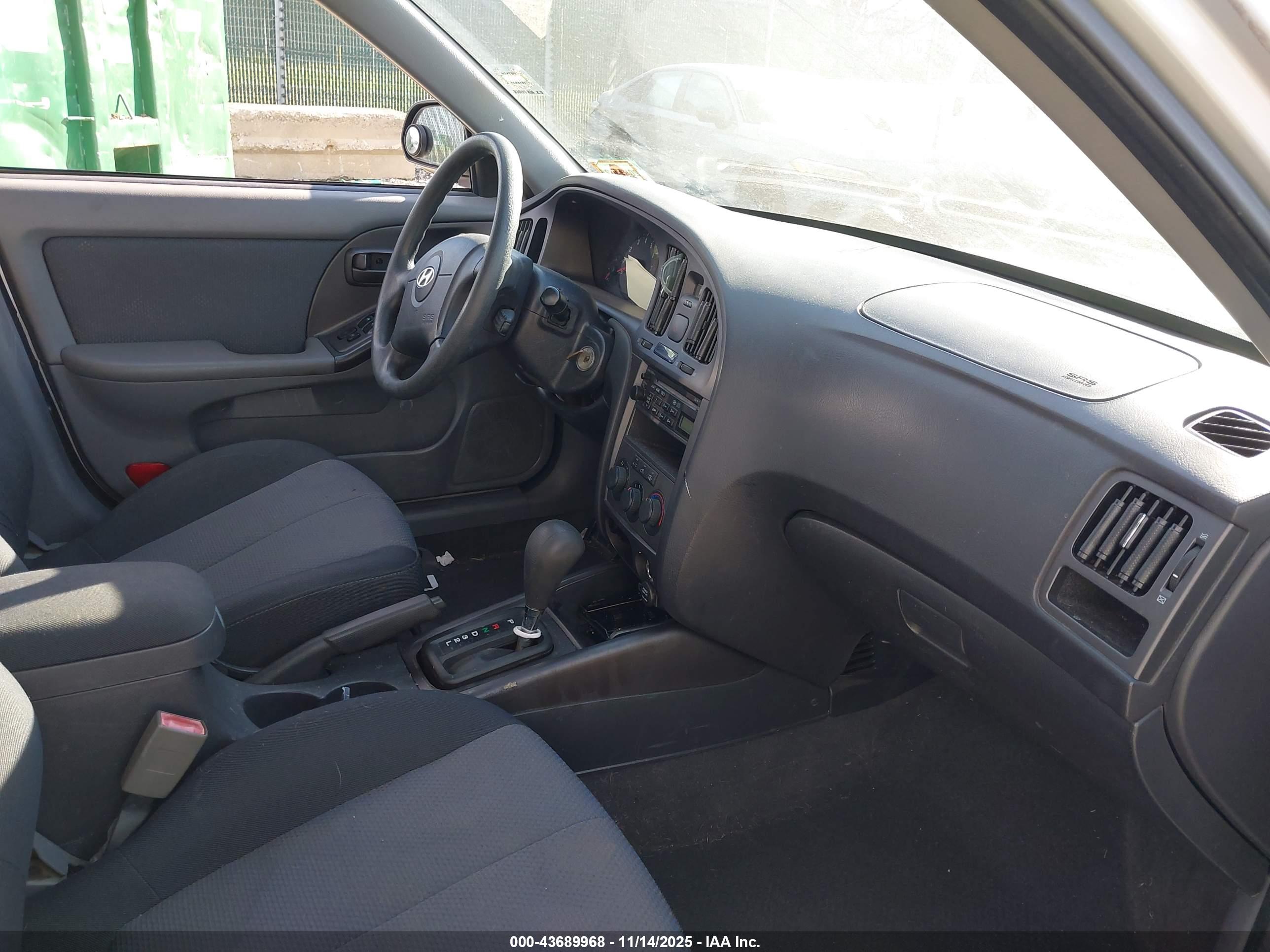HYUNDAI ELANTRA image 5