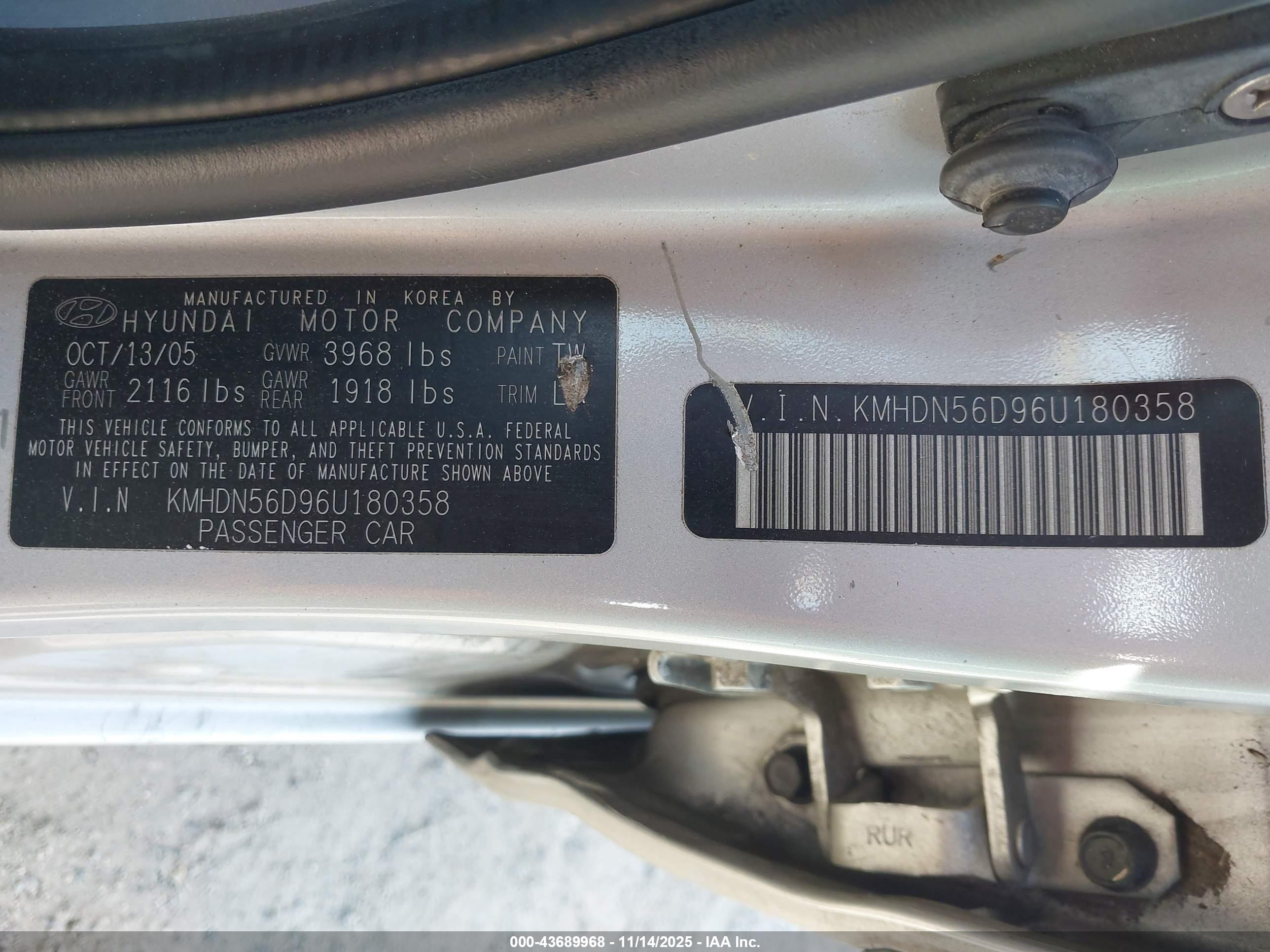 HYUNDAI ELANTRA image 9