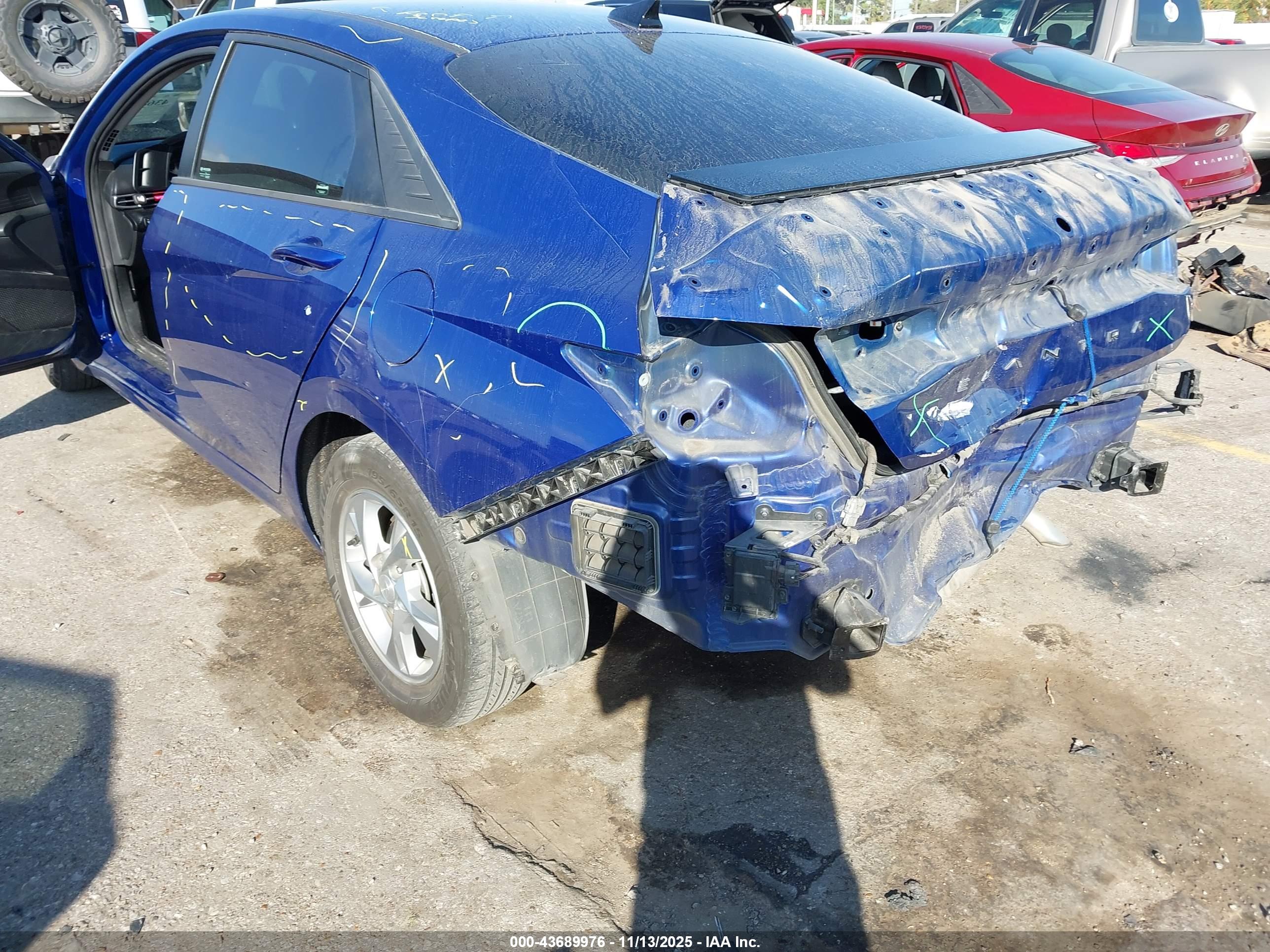 HYUNDAI ELANTRA image 6