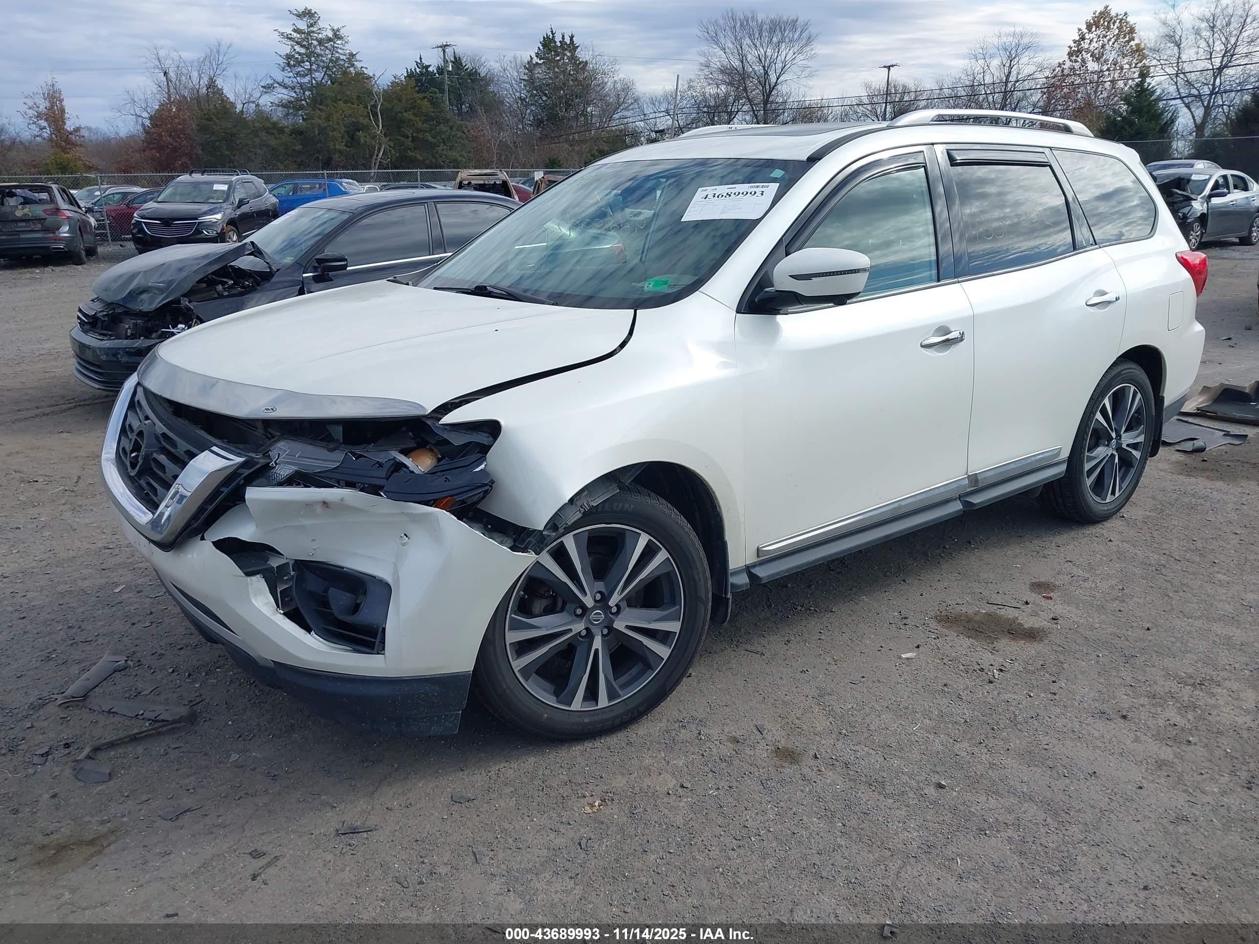 NISSAN PATHFINDER image 2