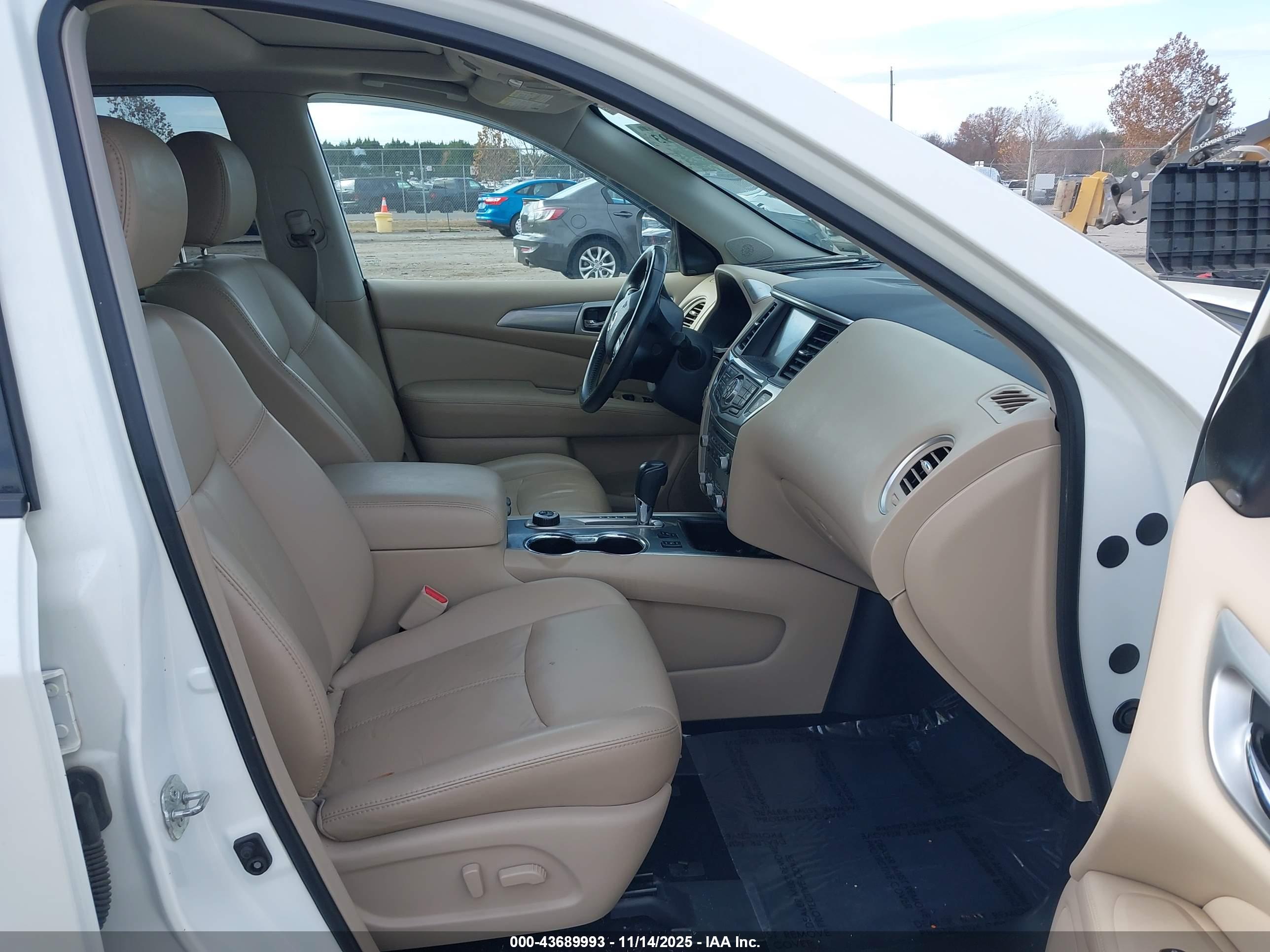NISSAN PATHFINDER image 5