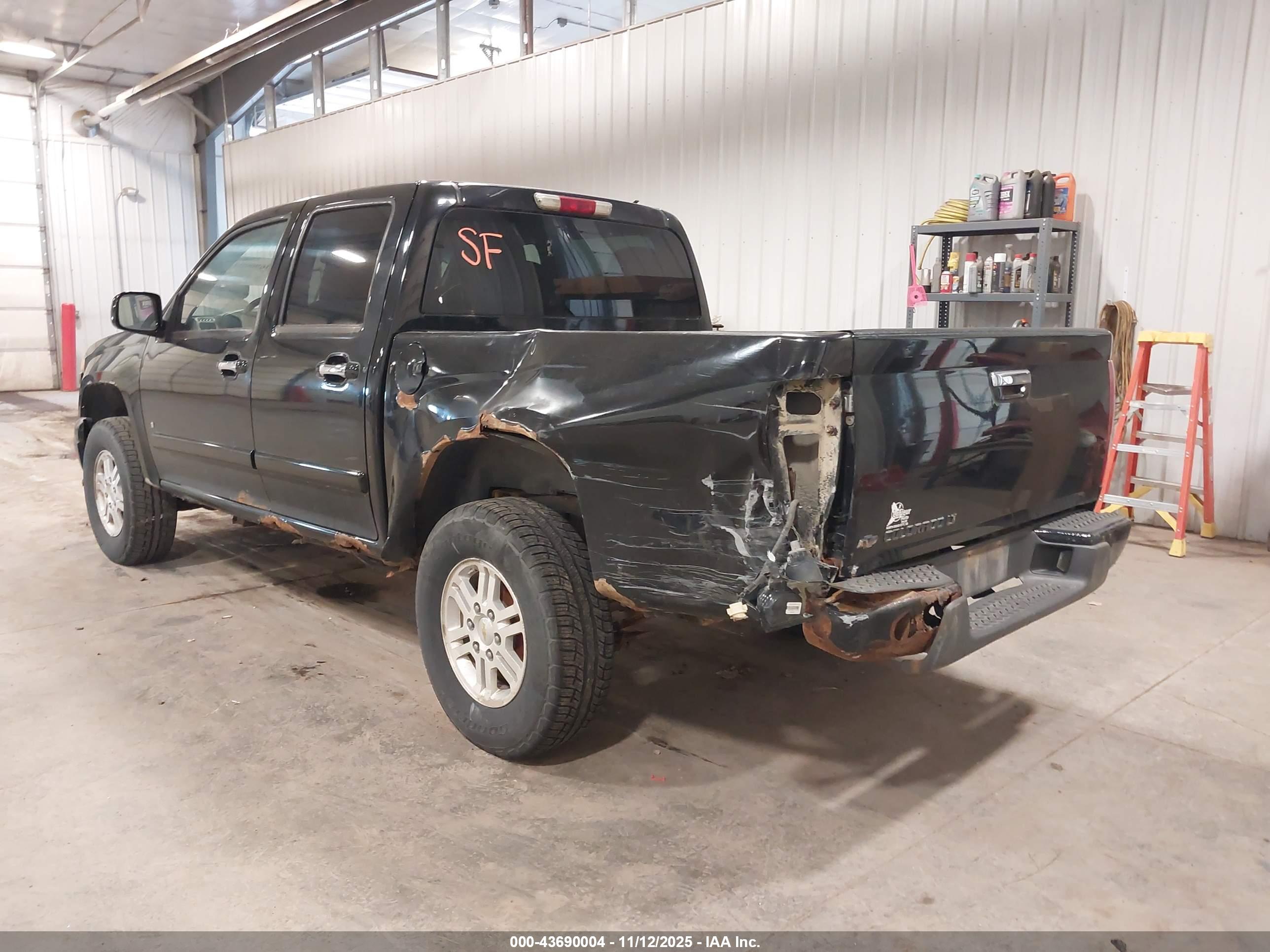 CHEVROLET COLORADO image 3