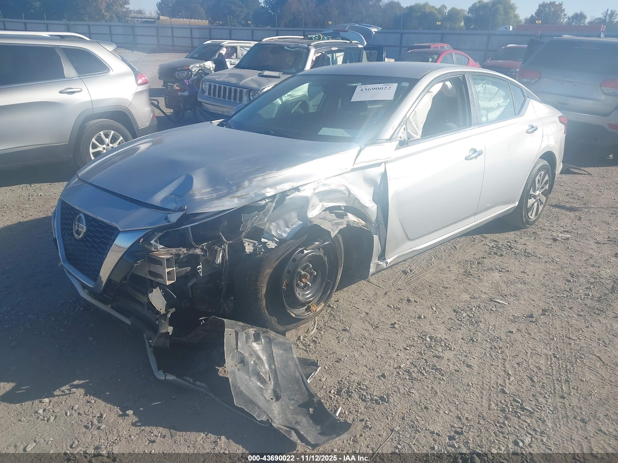 NISSAN ALTIMA image 2