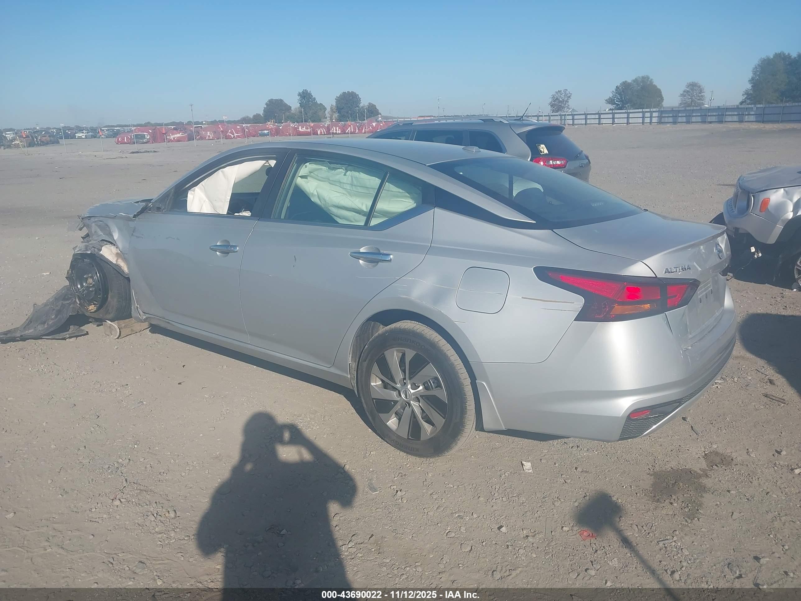 NISSAN ALTIMA image 3