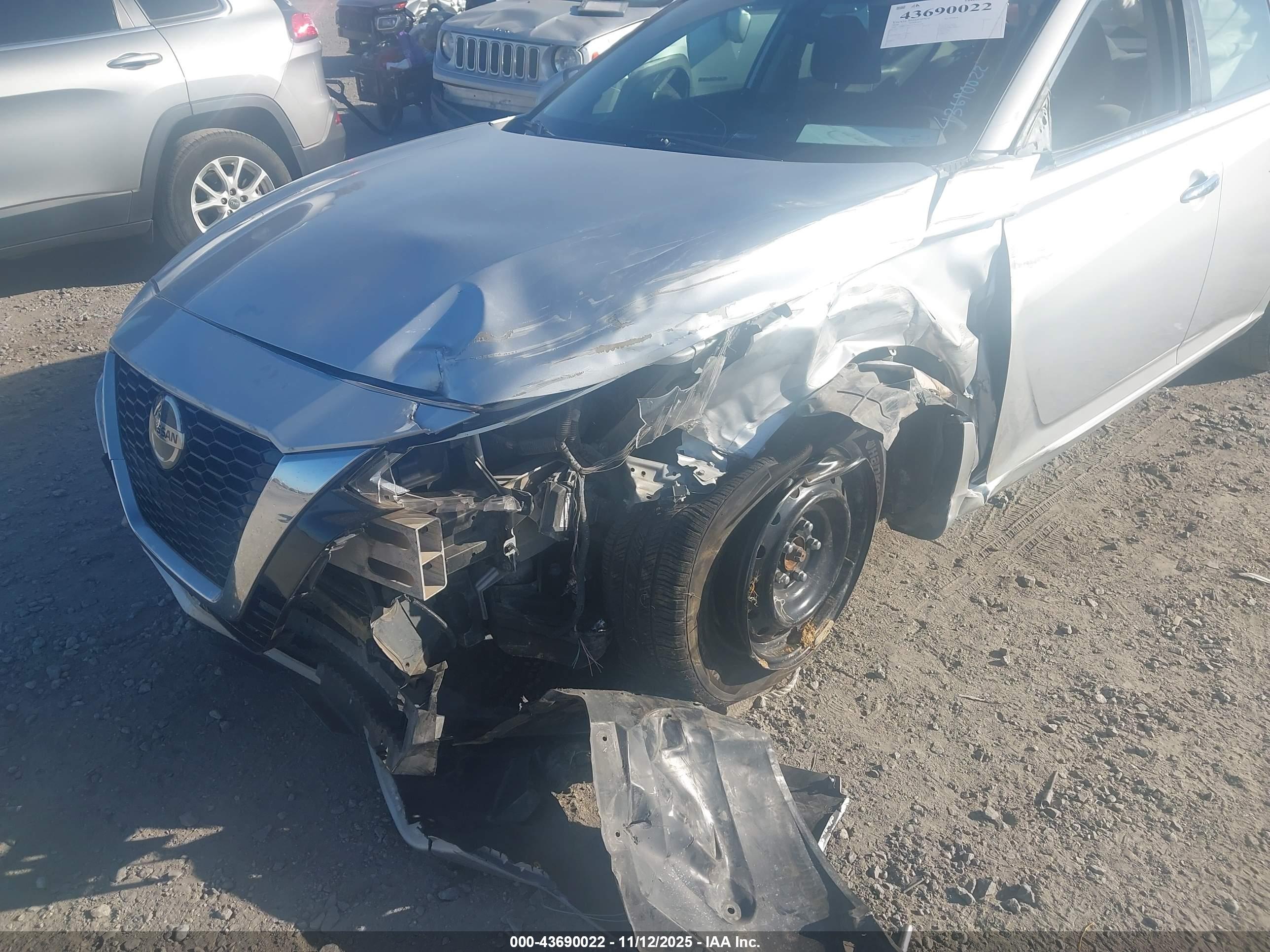 NISSAN ALTIMA image 6