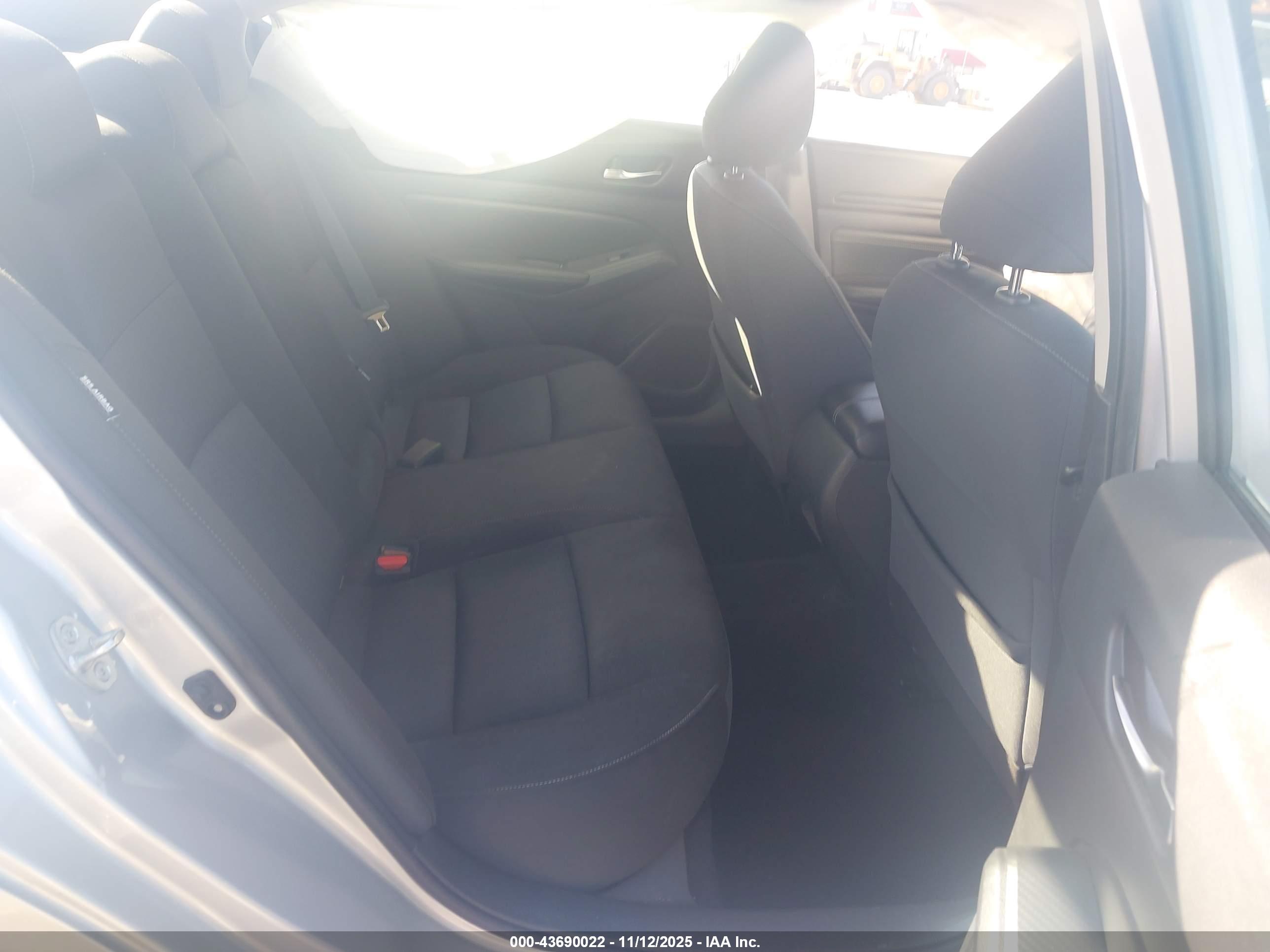 NISSAN ALTIMA image 8