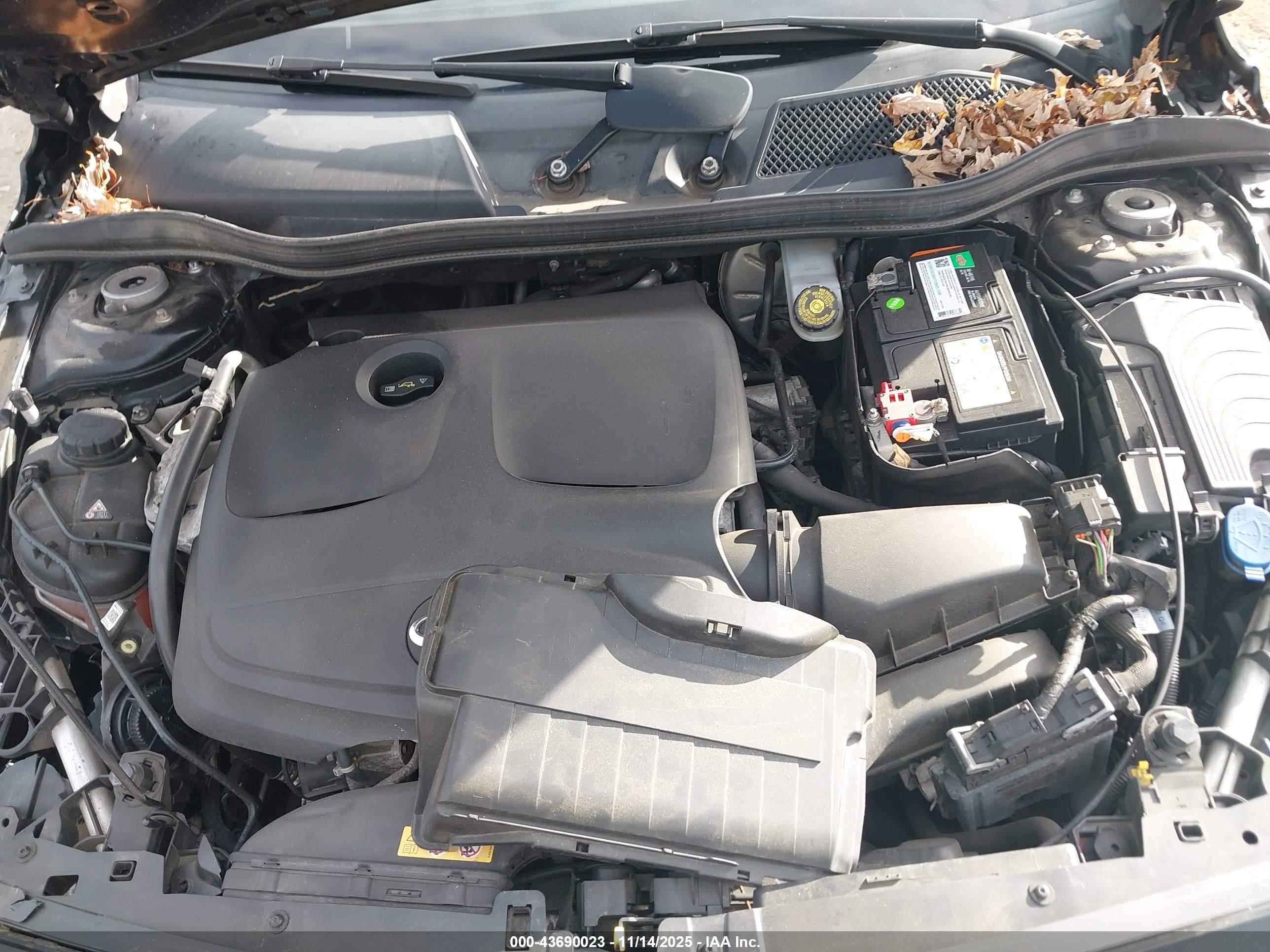 INFINITI QX30 image 10