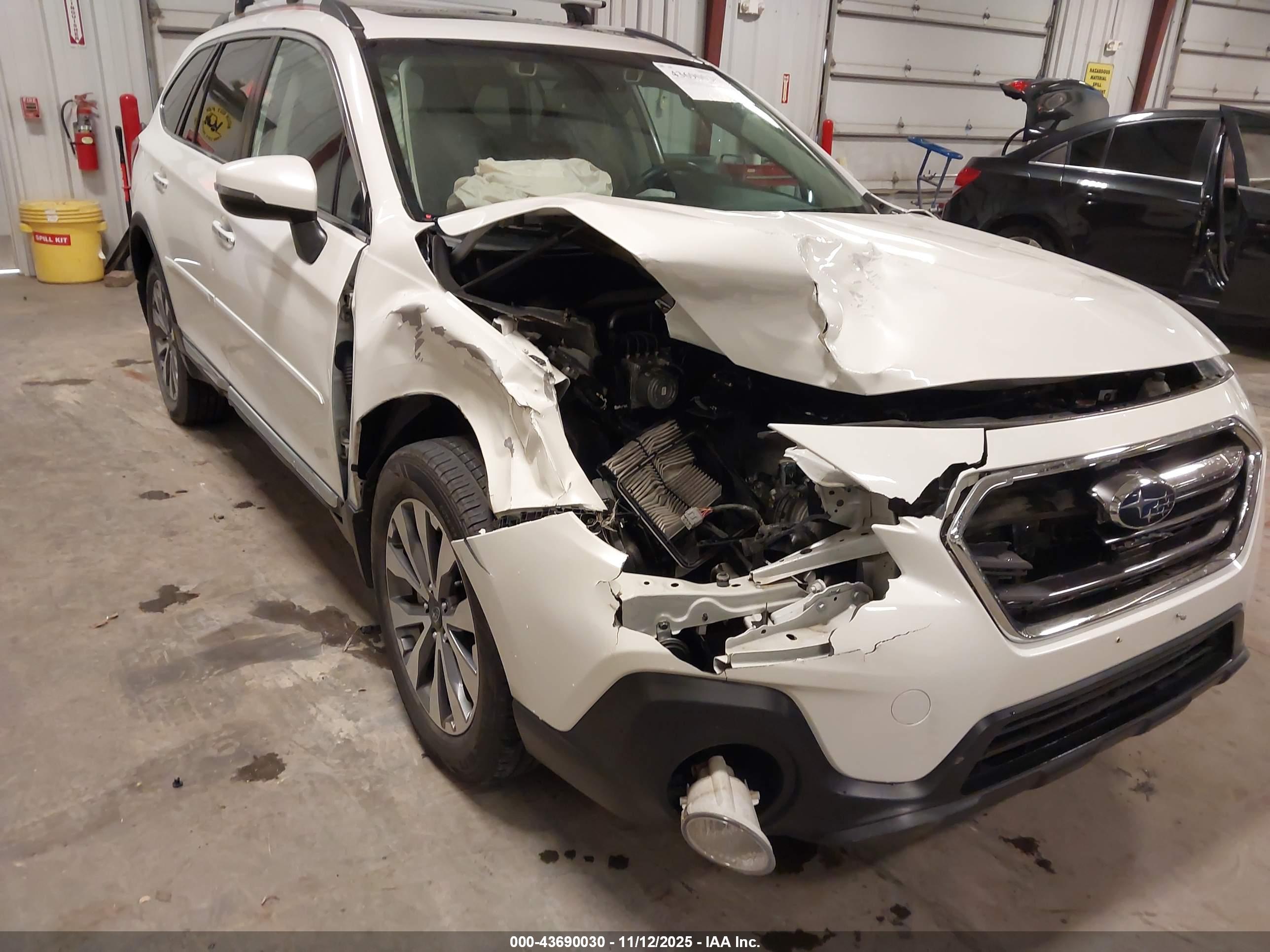 SUBARU OUTBACK image 6