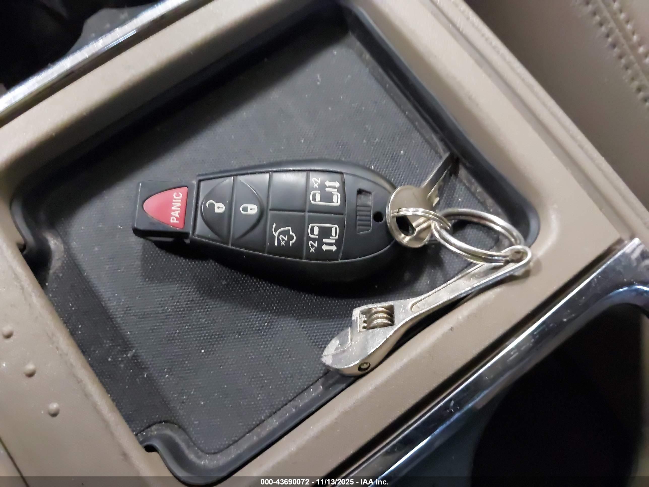 CHRYSLER TOWN image 11