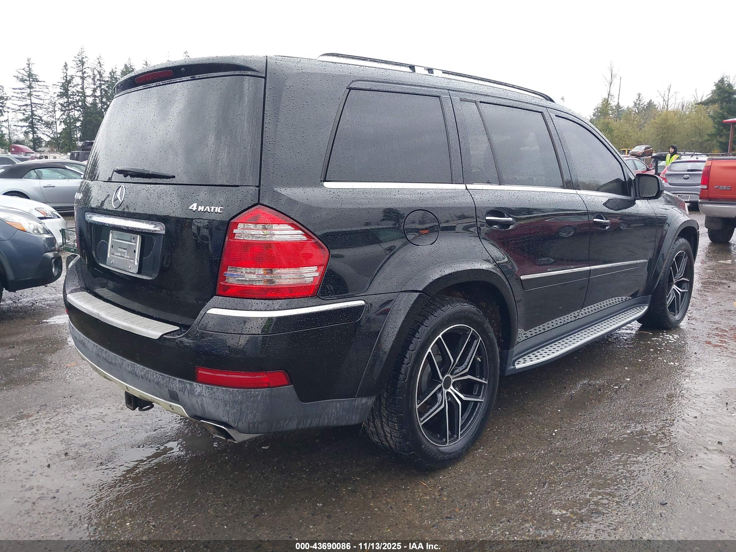 MERCEDES-BENZ GL image 4