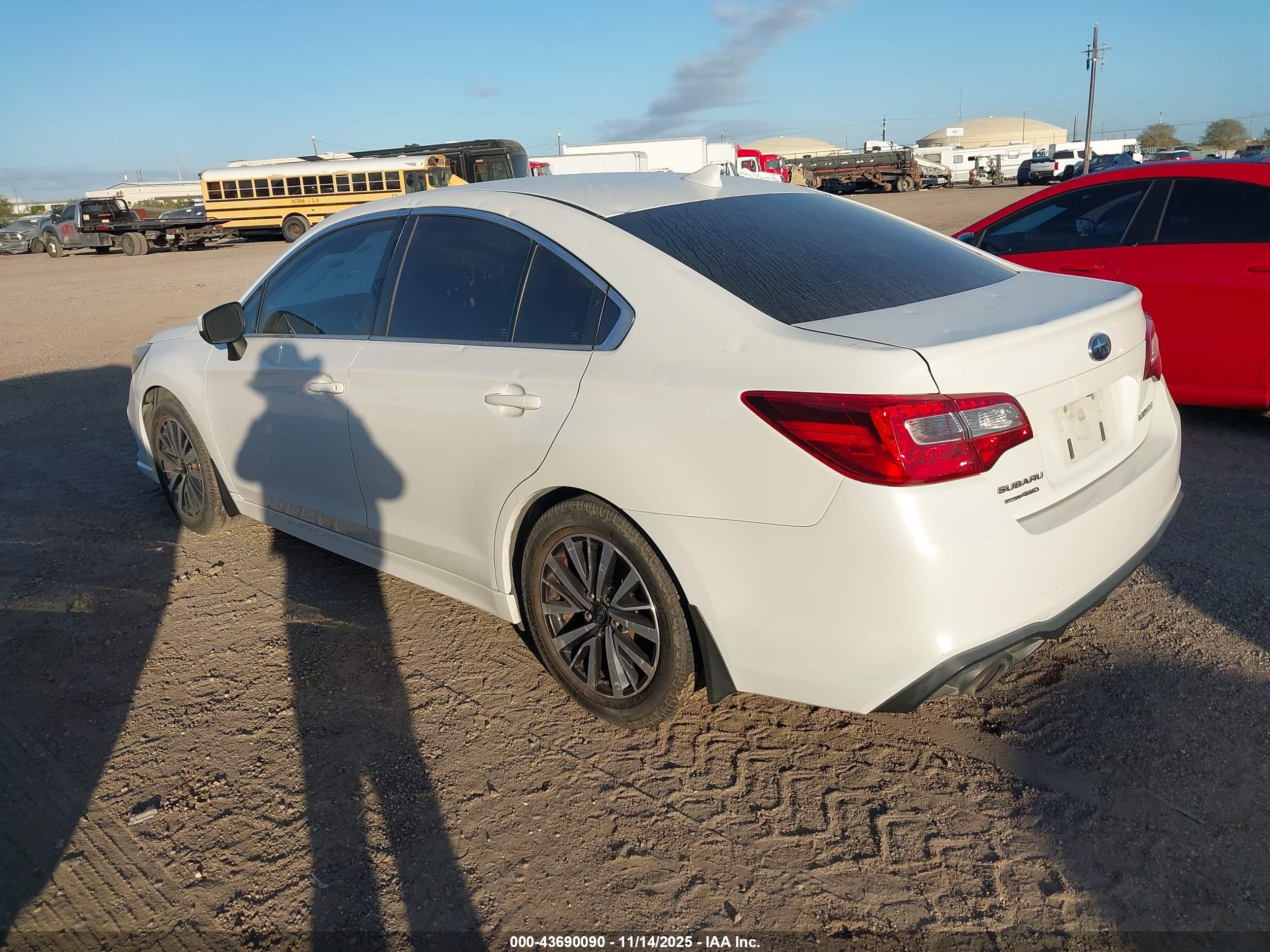 SUBARU LEGACY image 3