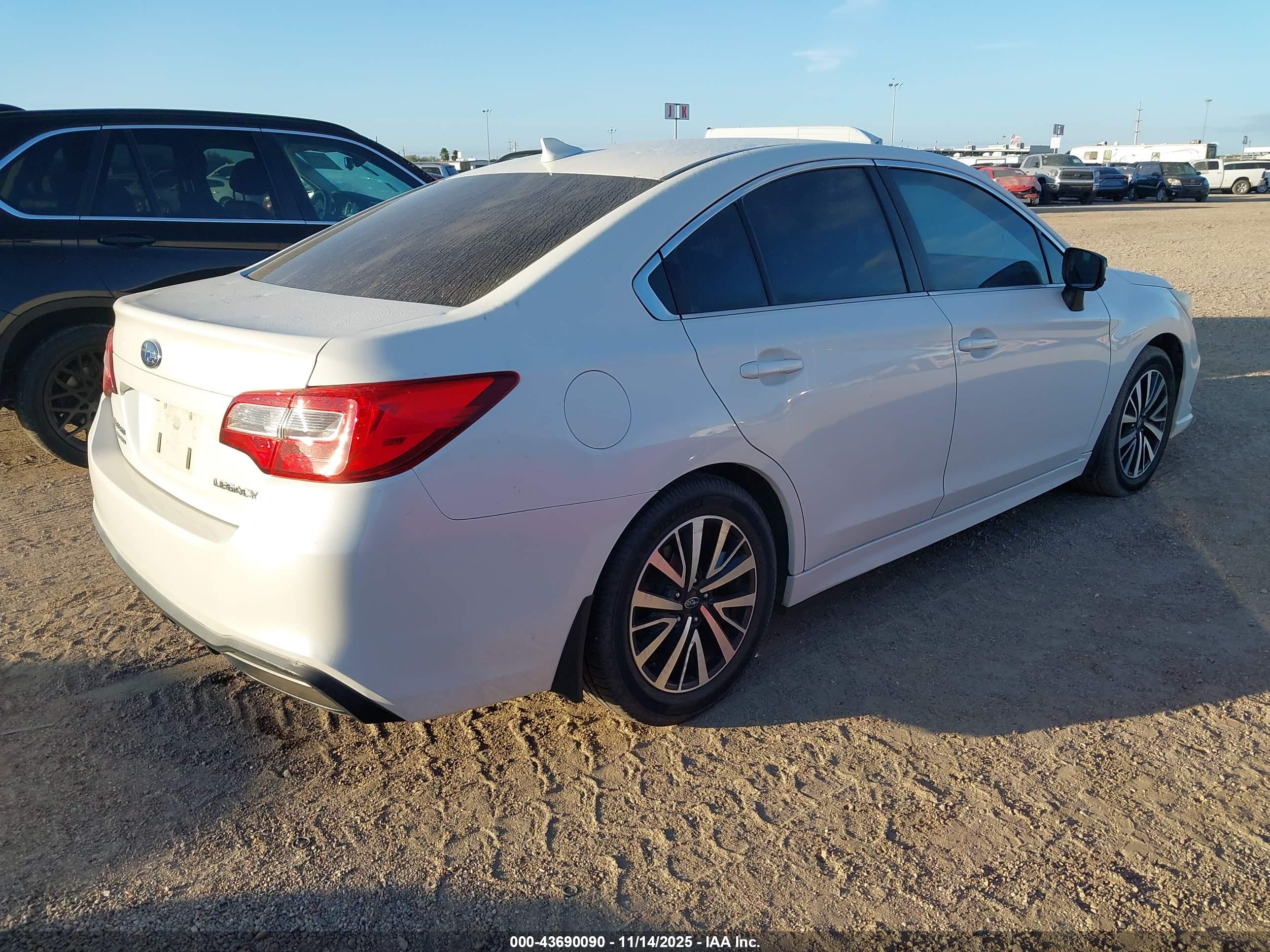 SUBARU LEGACY image 4