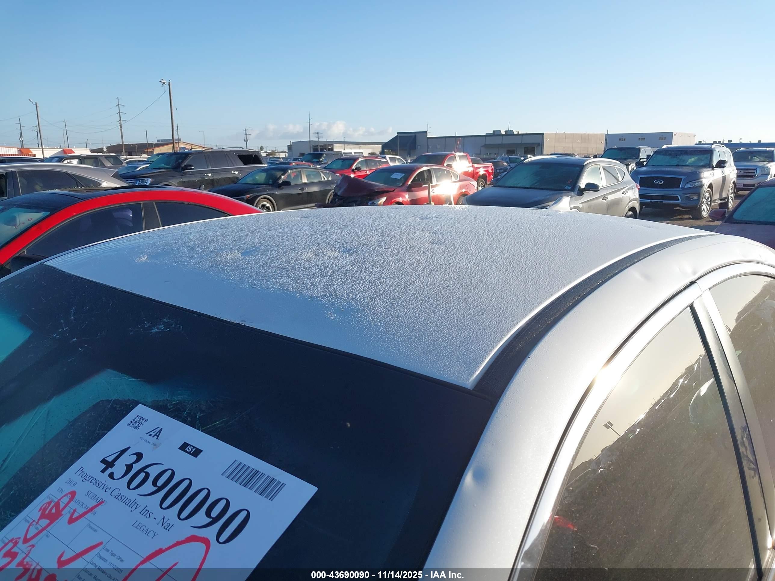 SUBARU LEGACY image 6