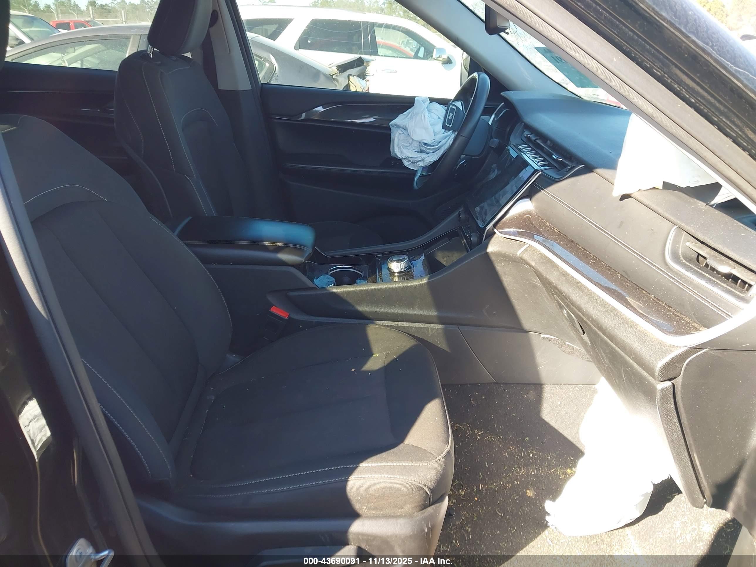 JEEP GRAND image 5