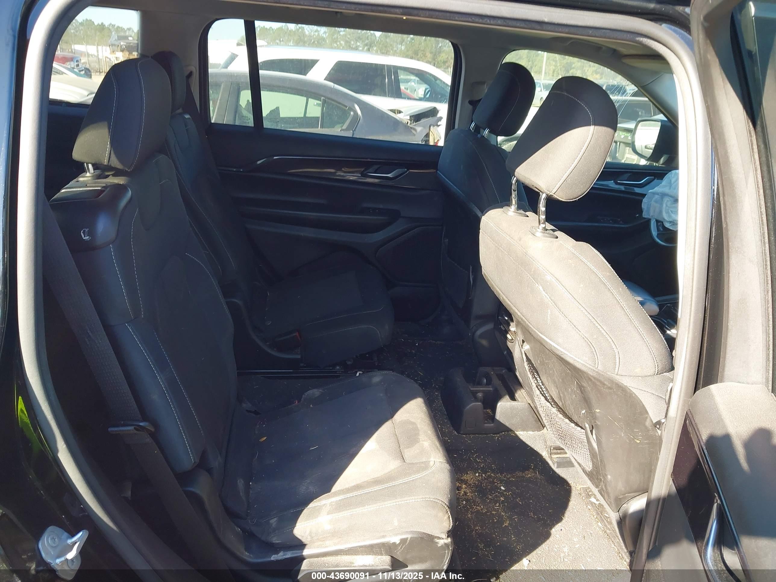 JEEP GRAND image 8