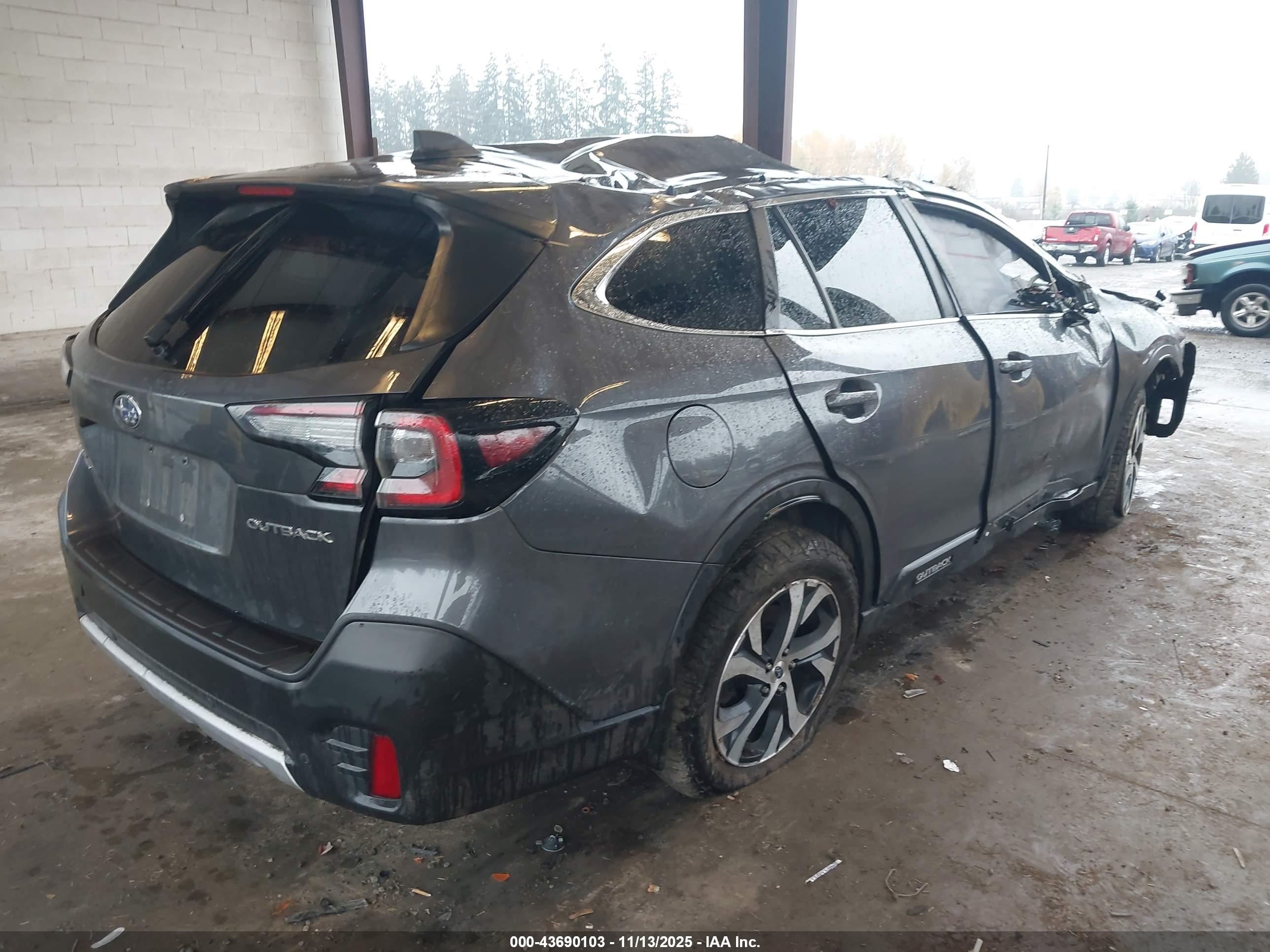 SUBARU OUTBACK image 4