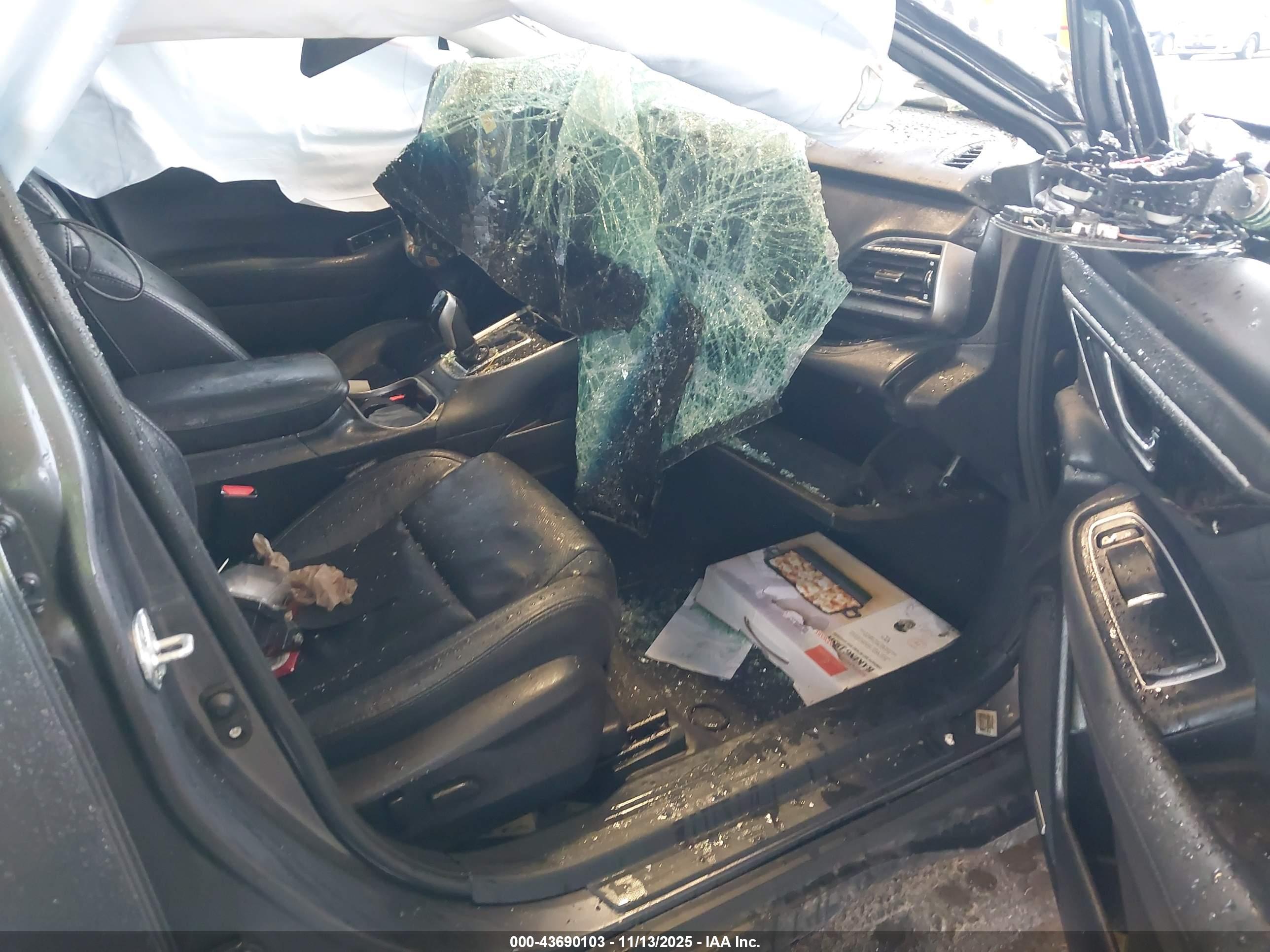 SUBARU OUTBACK image 5