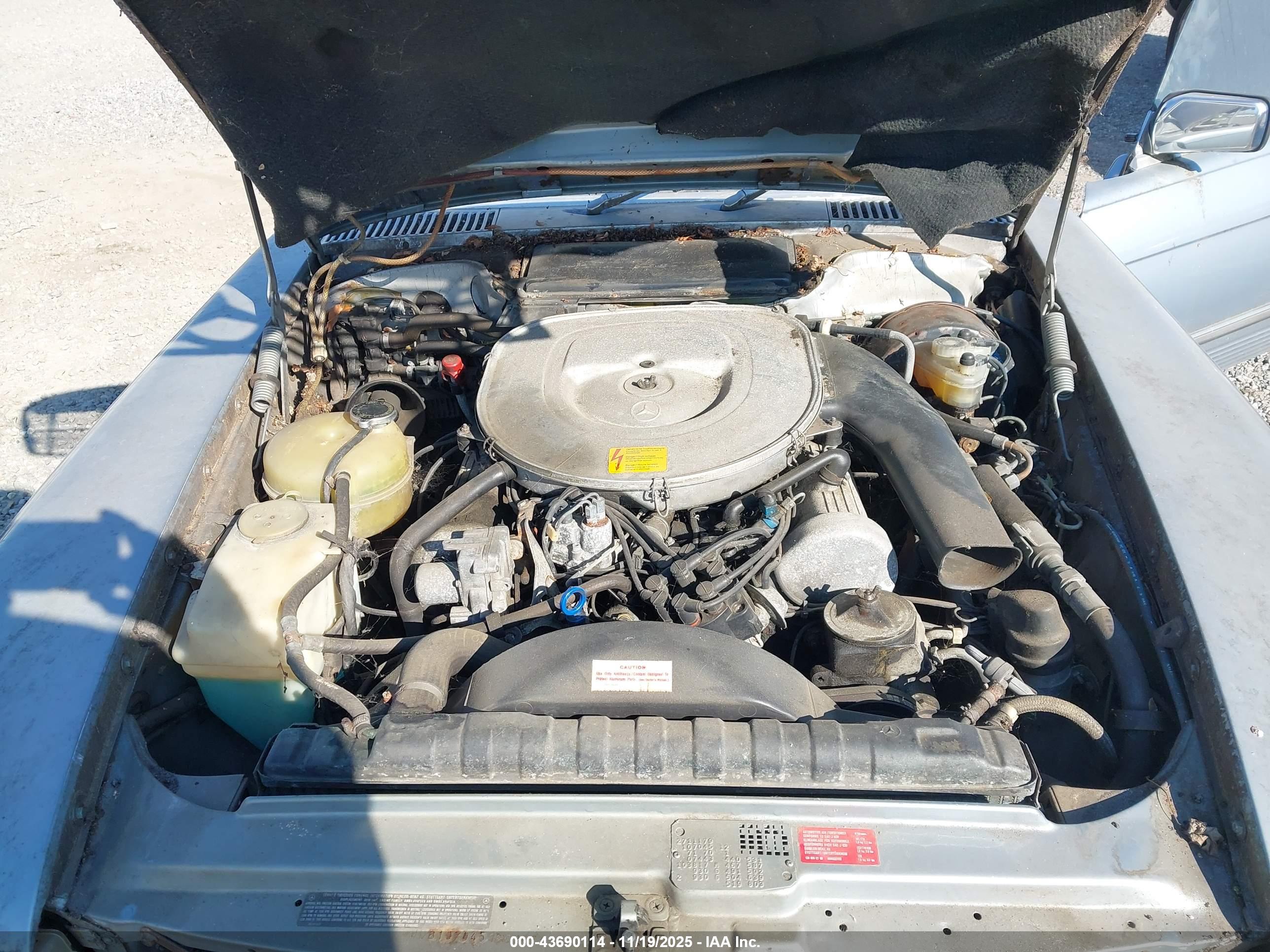 MERCEDES-BENZ 380 image 10