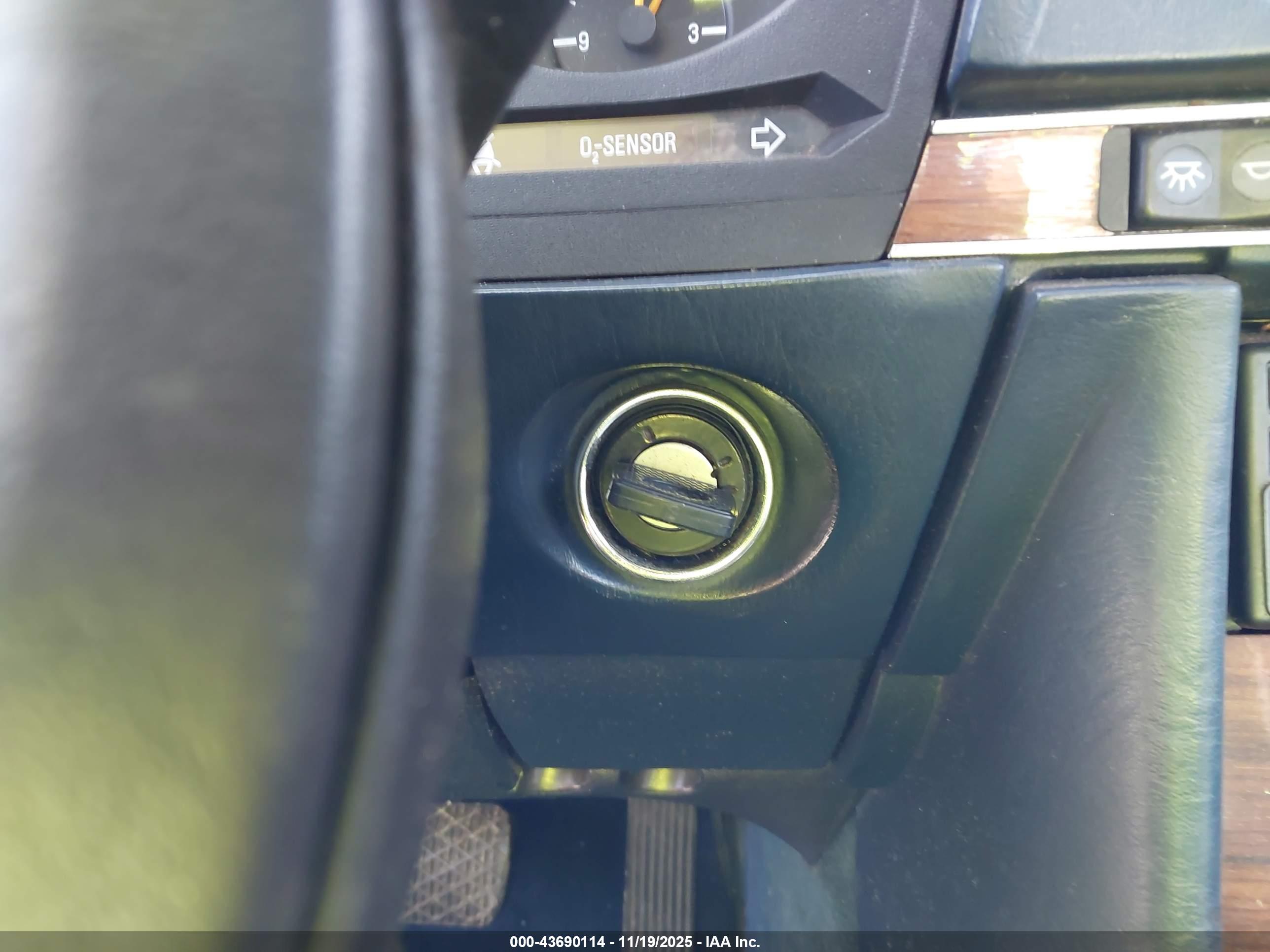 MERCEDES-BENZ 380 image 11