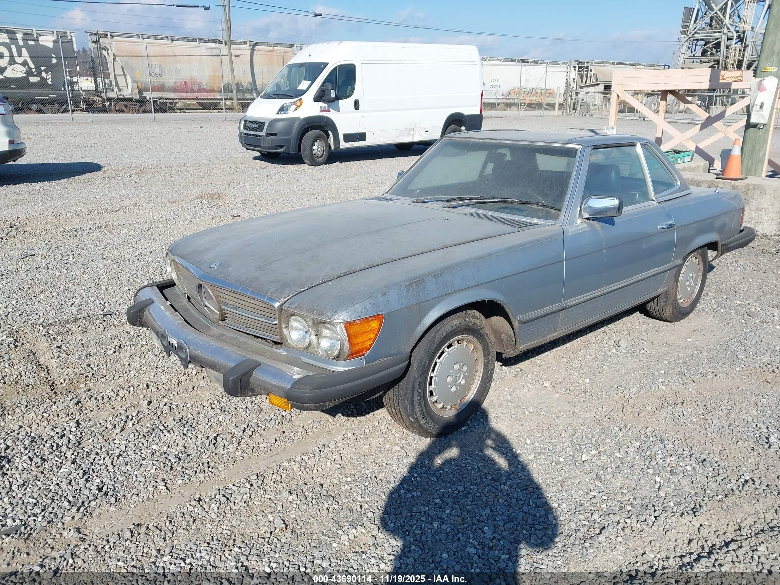 MERCEDES-BENZ 380 image 2