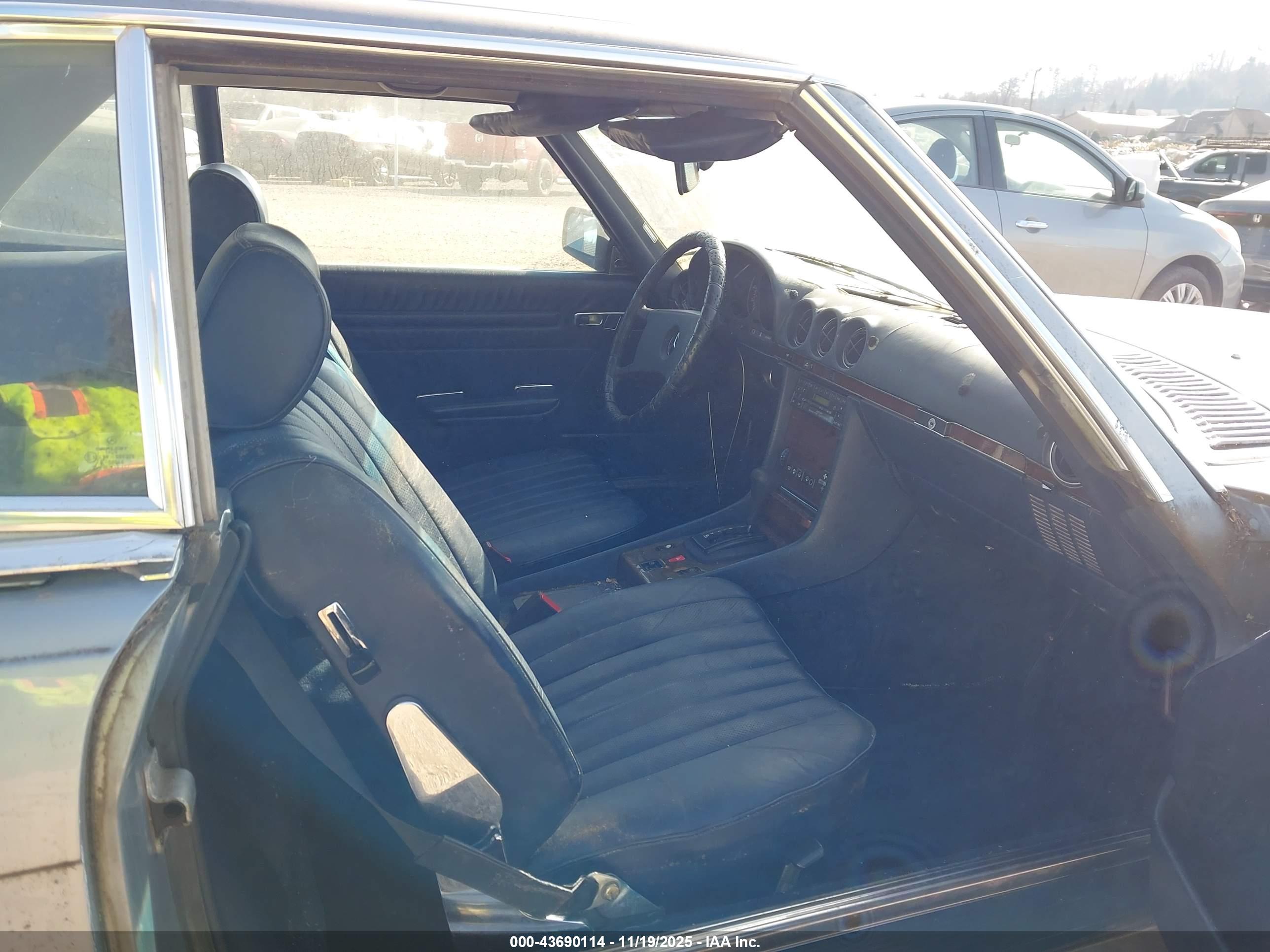 MERCEDES-BENZ 380 image 5