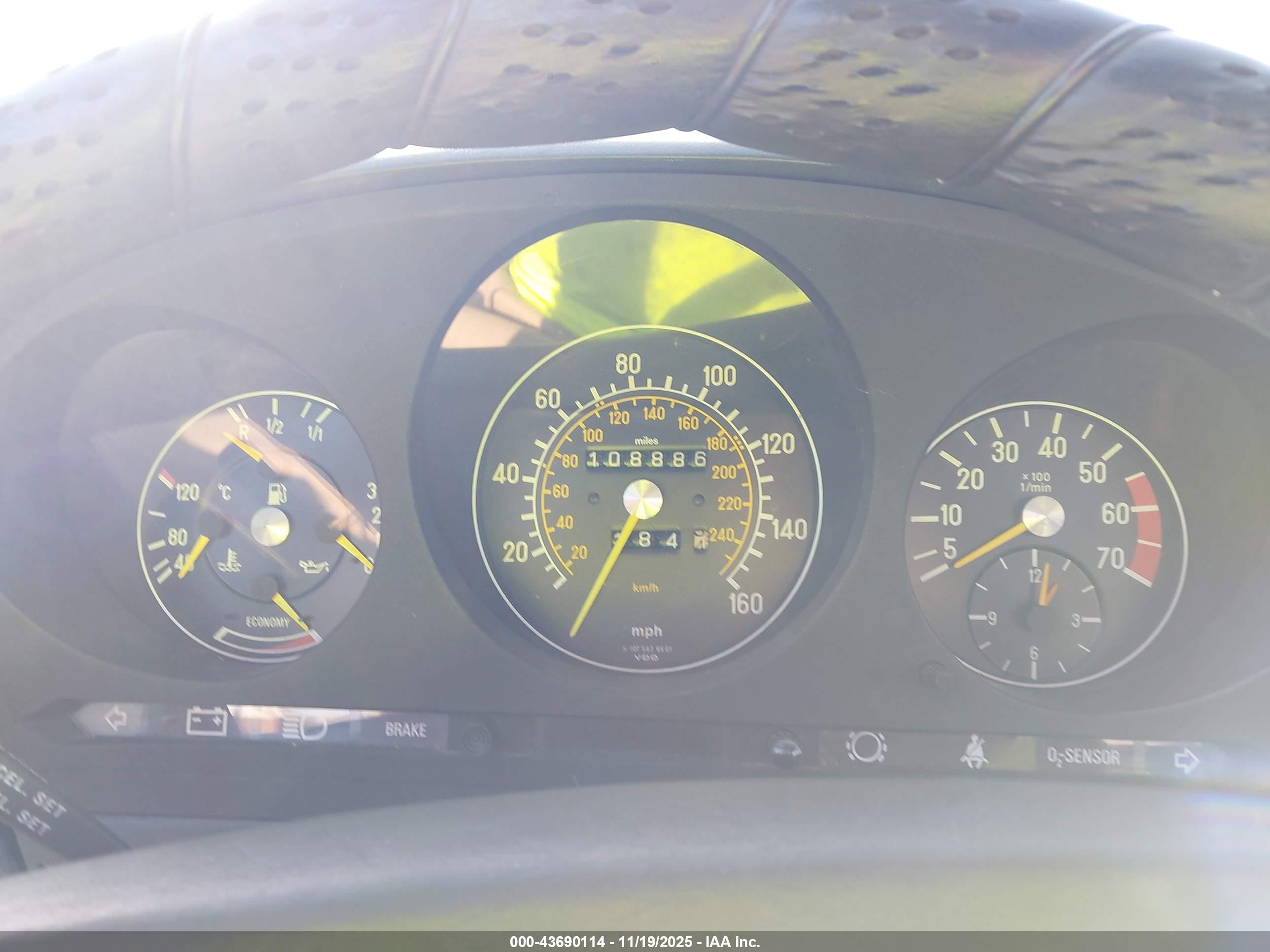 MERCEDES-BENZ 380 image 7