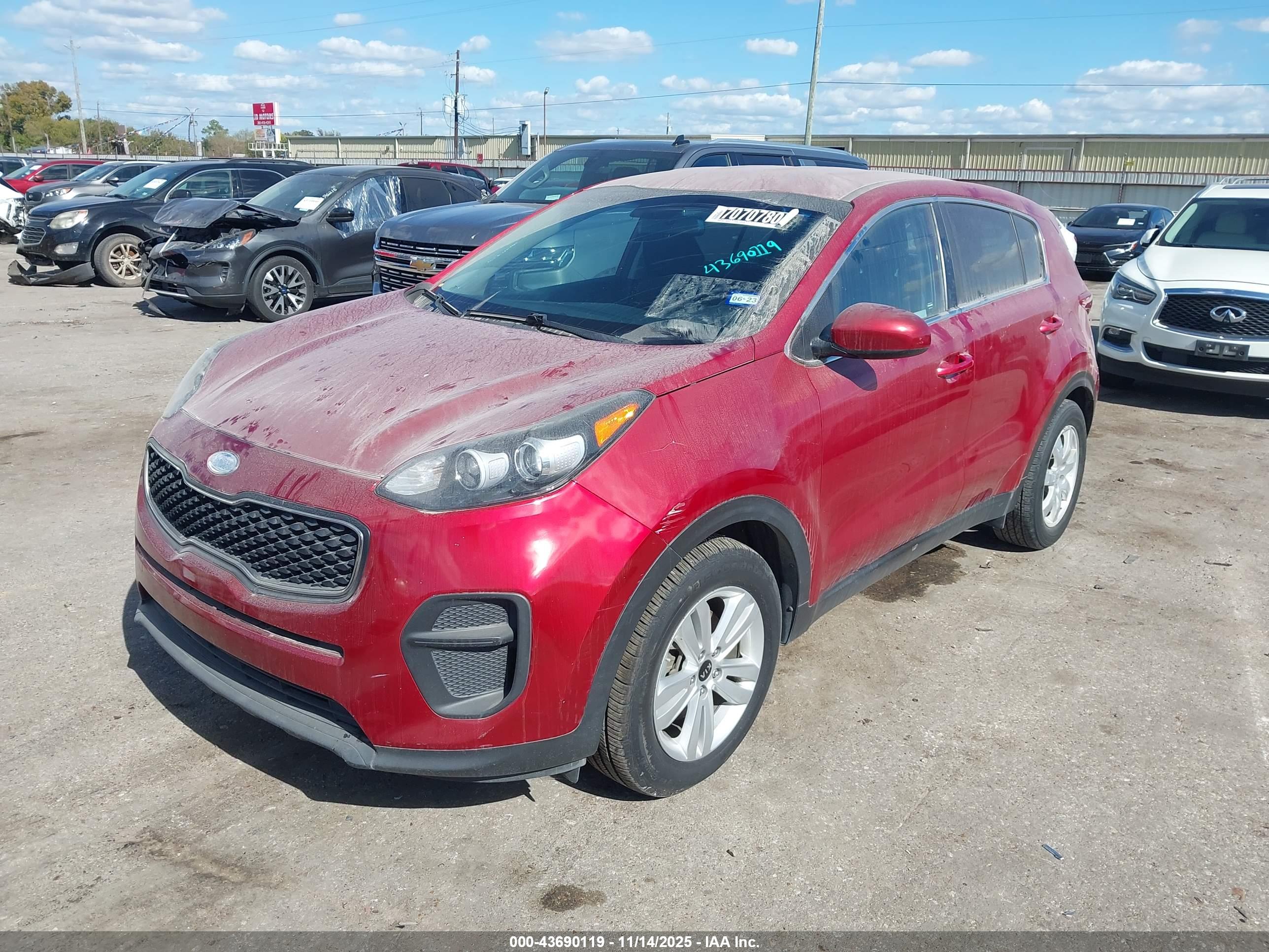 KIA SPORTAGE image 2