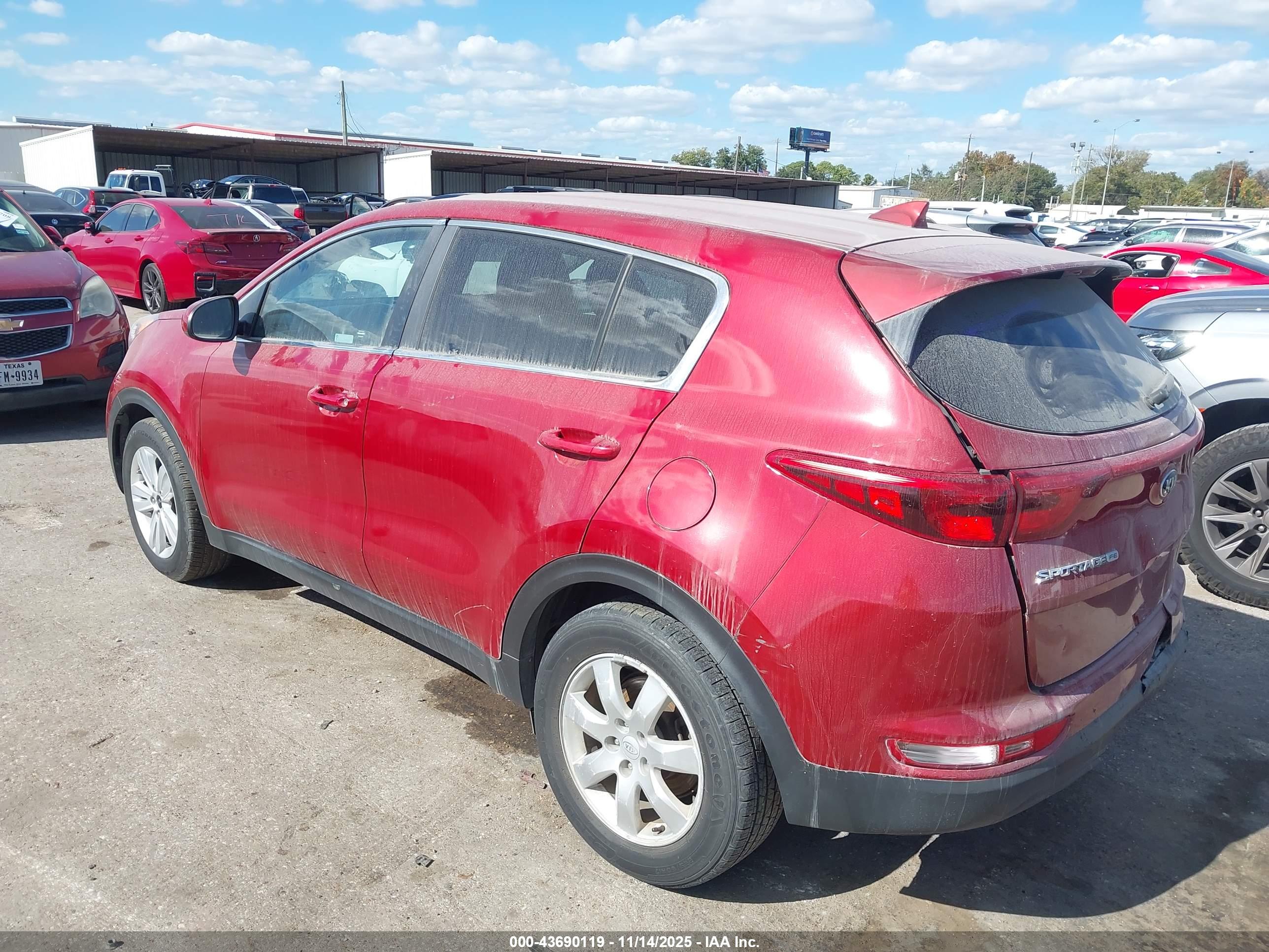 KIA SPORTAGE image 3