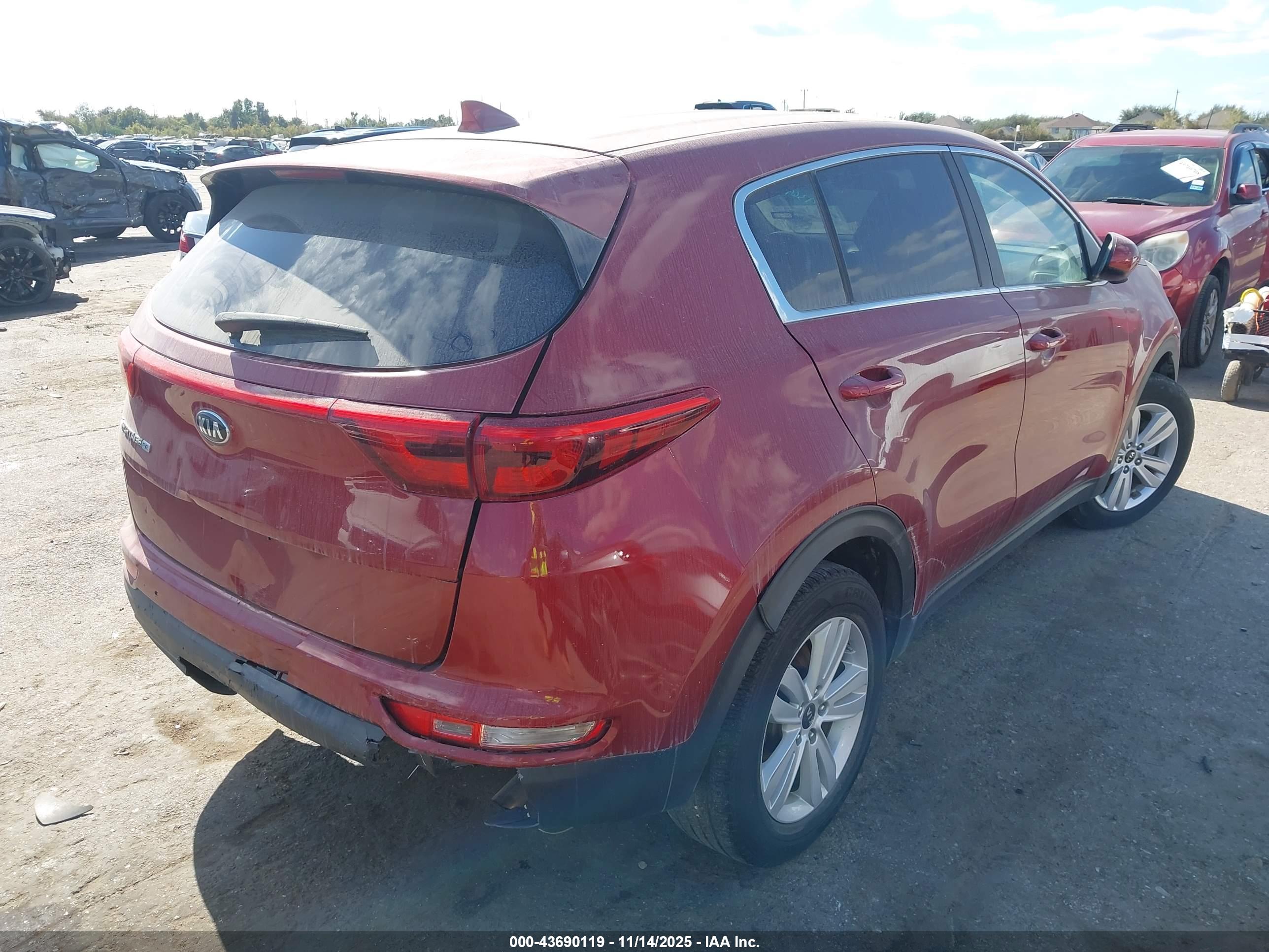 KIA SPORTAGE image 4