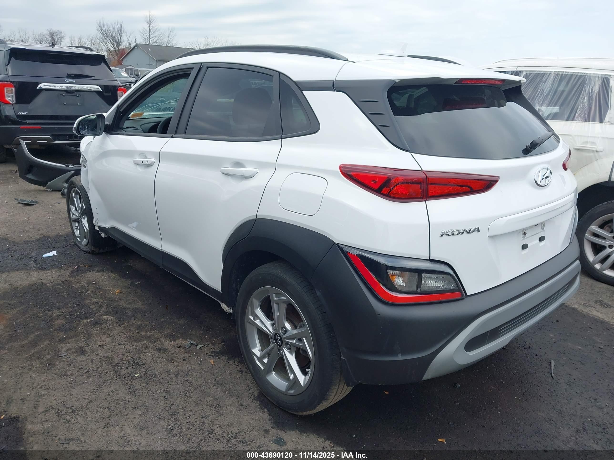 HYUNDAI KONA image 3