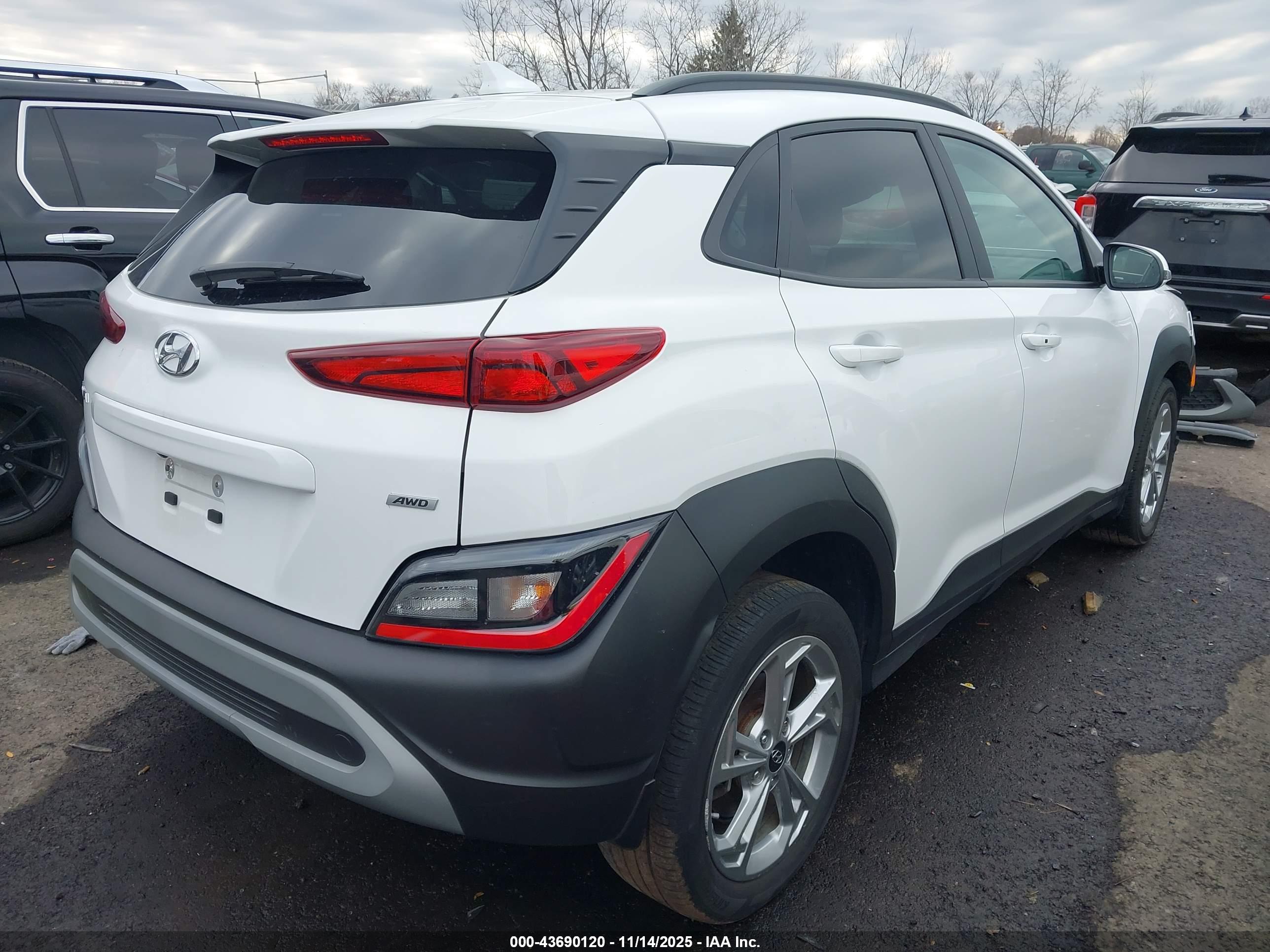 HYUNDAI KONA image 4