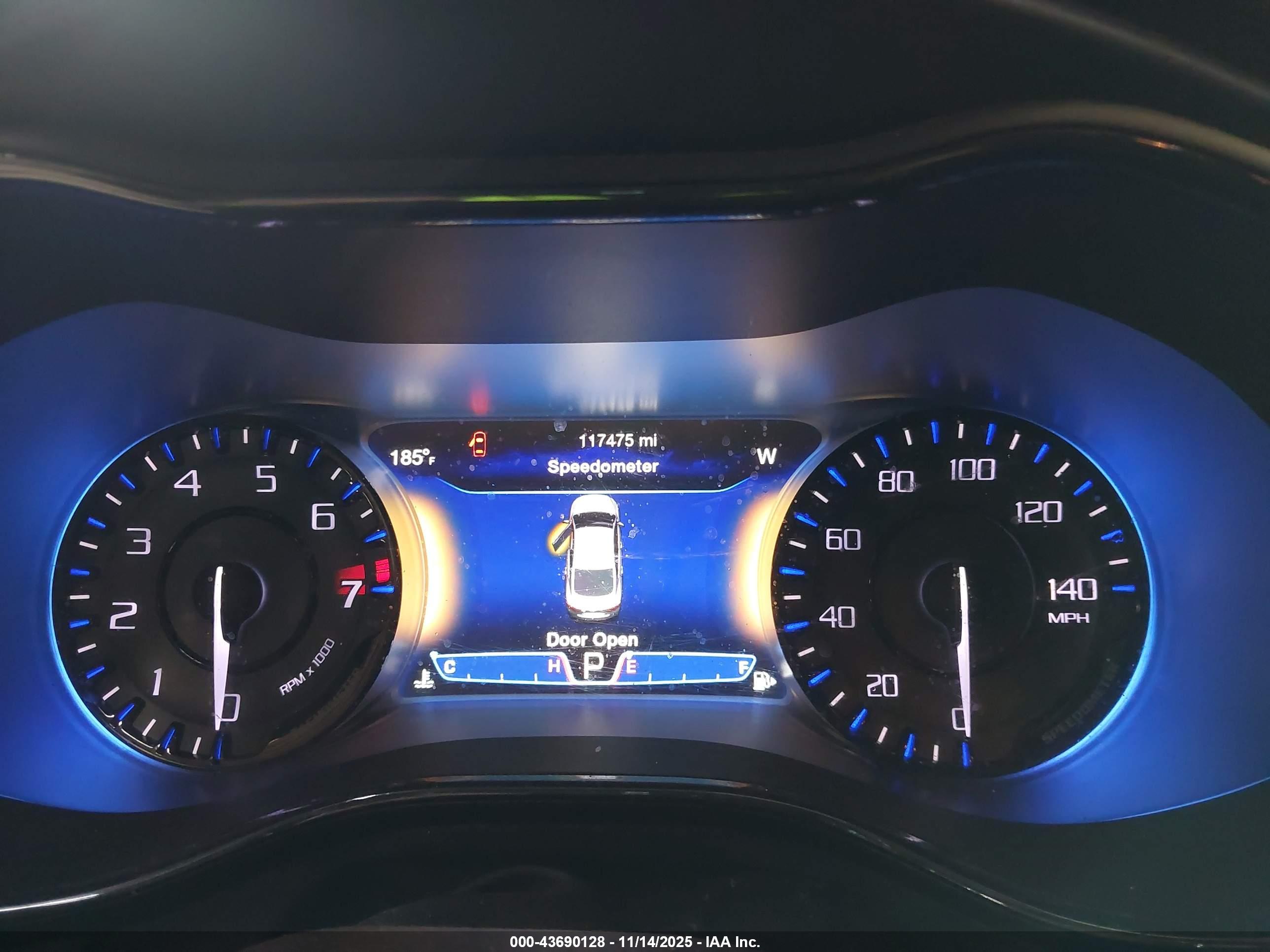CHRYSLER 200 image 7
