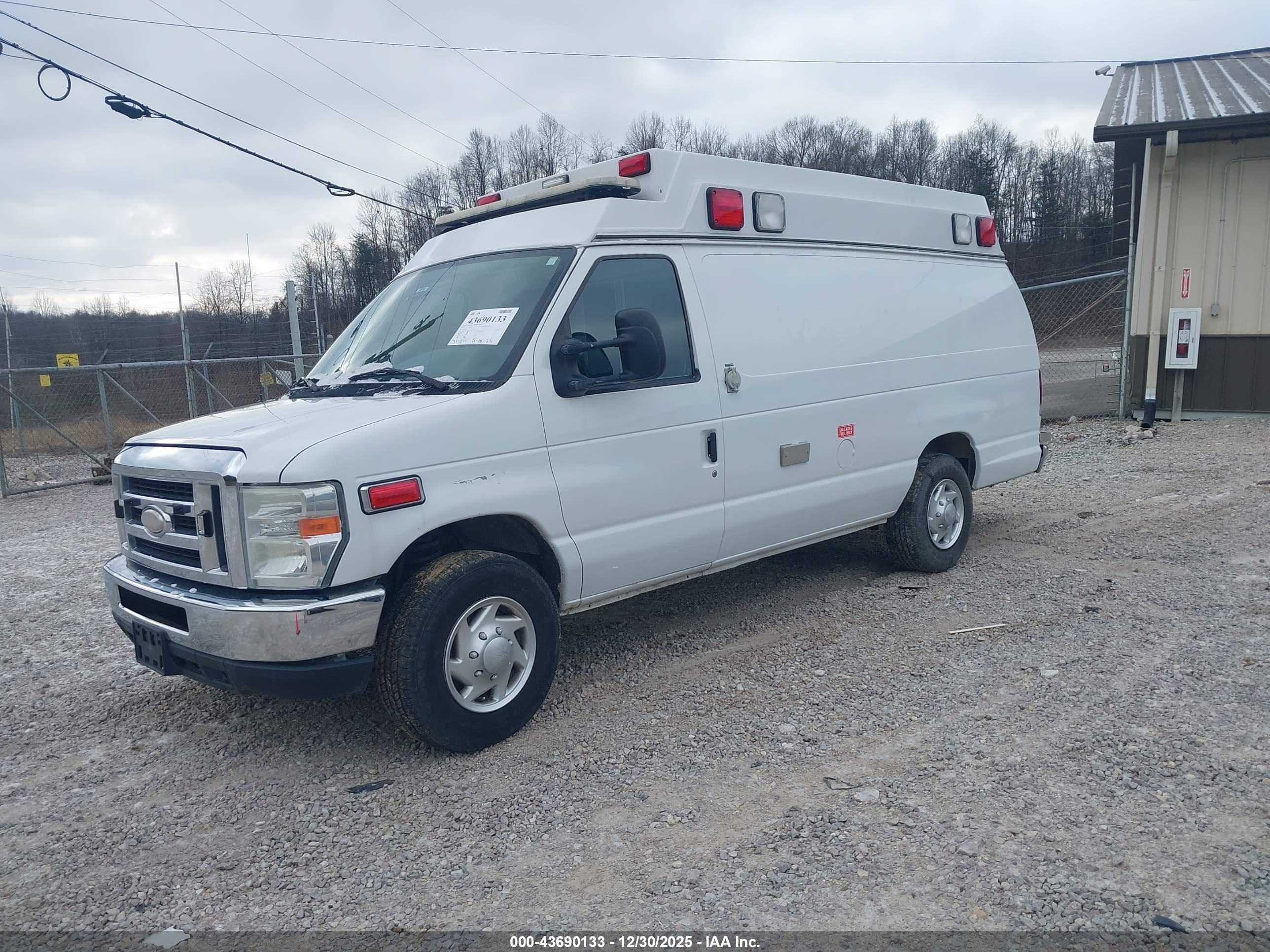 FORD E-350 image 2