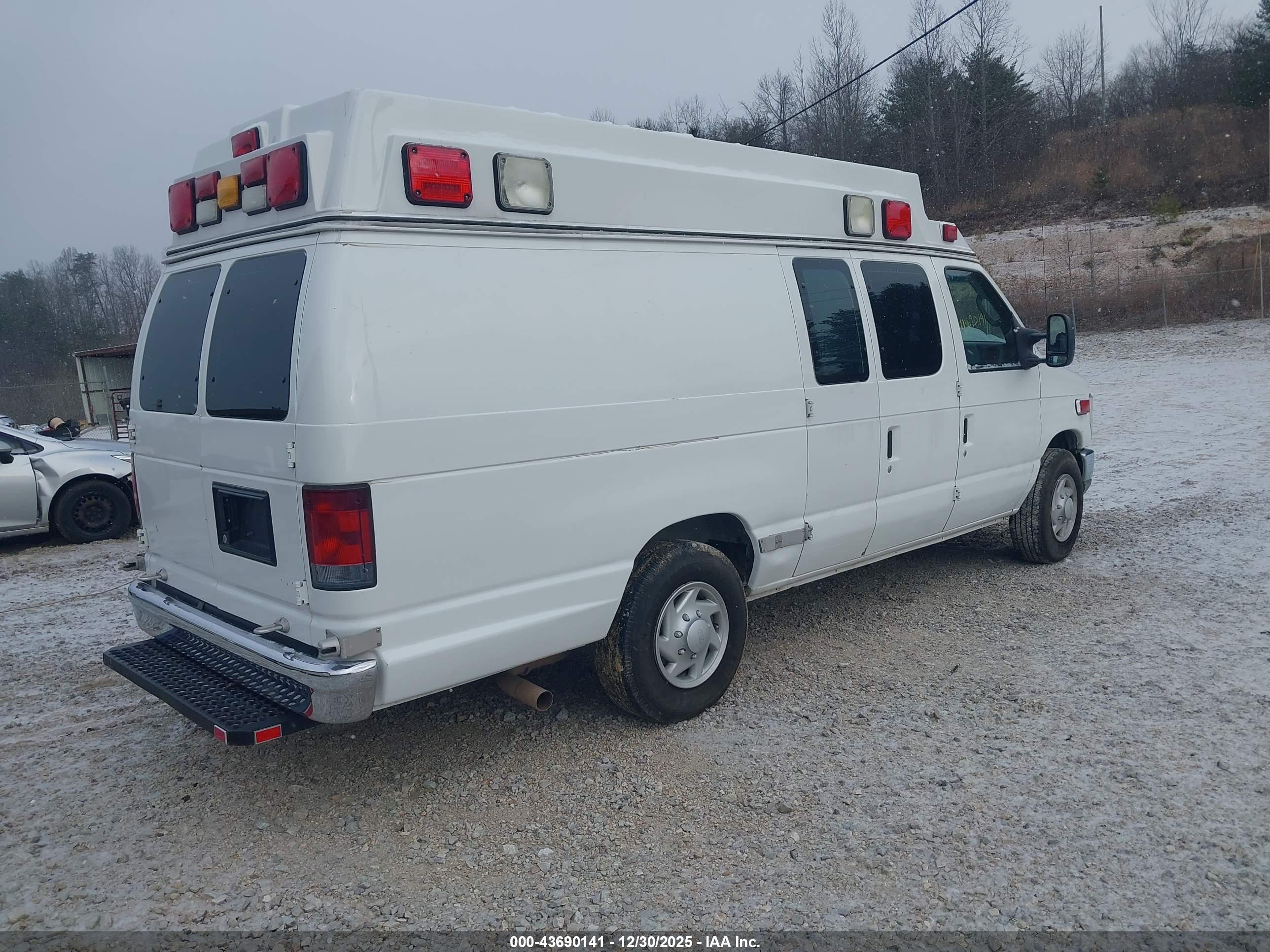 FORD E-350 image 4