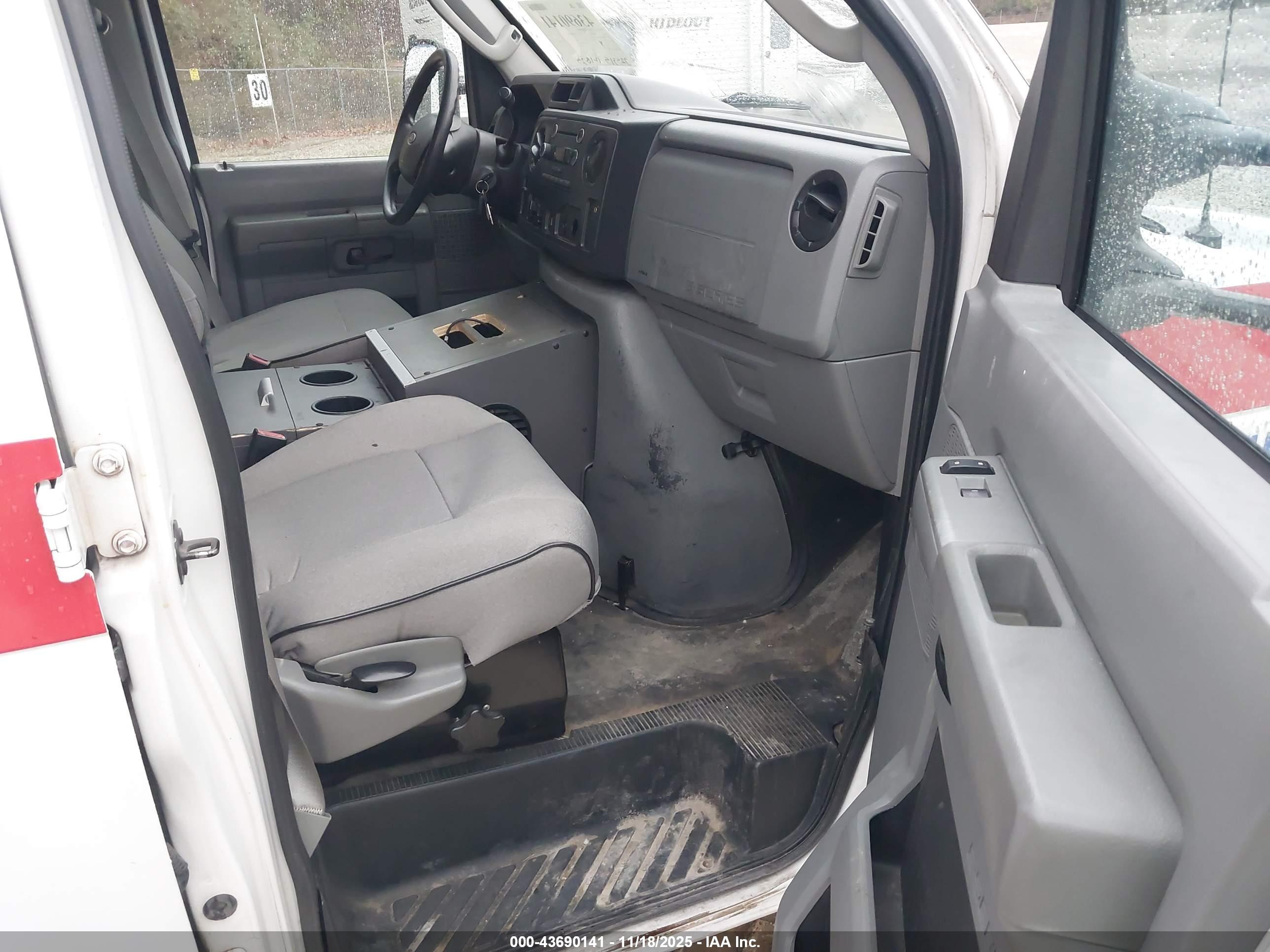 FORD E-350 image 5