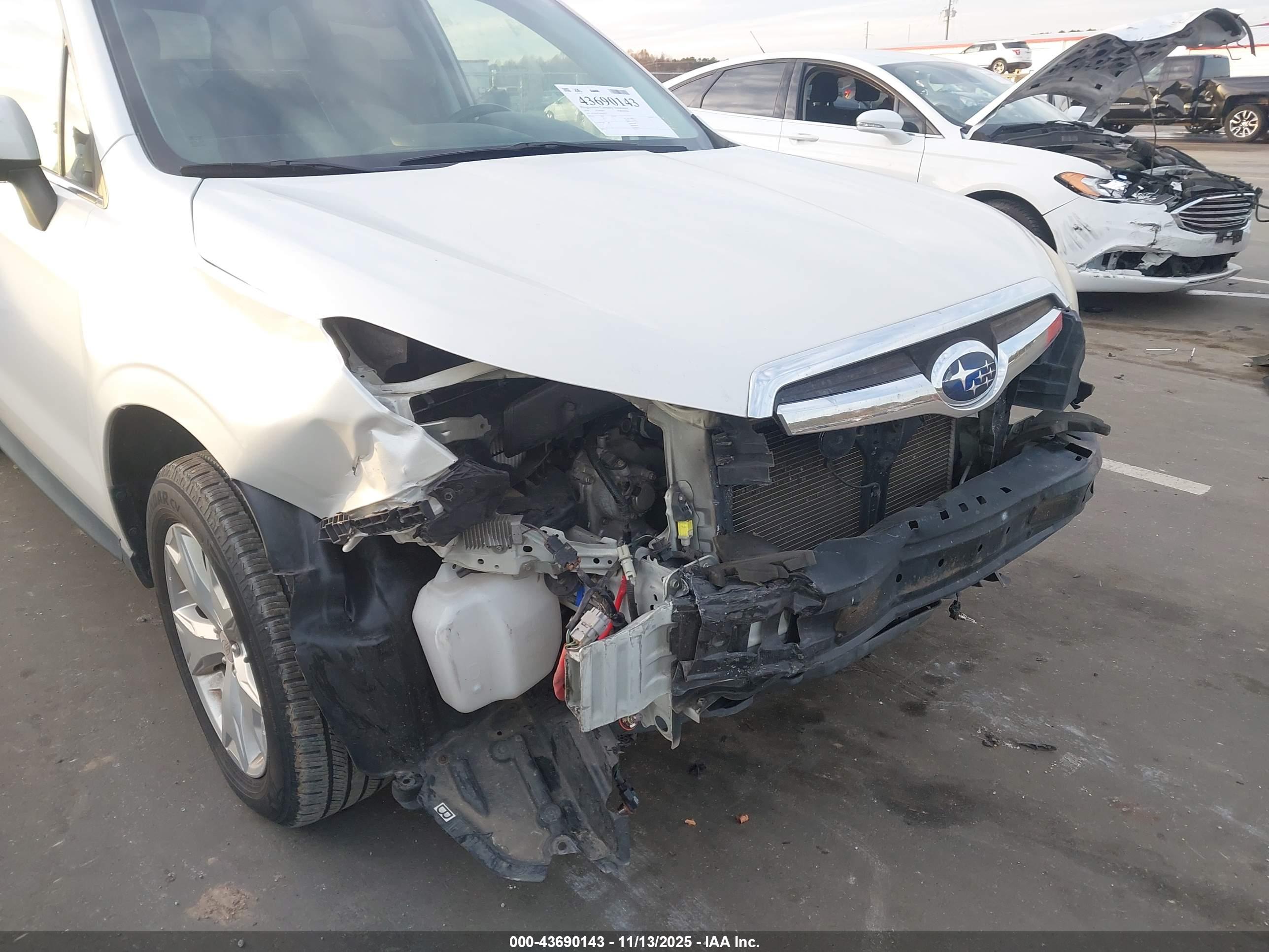 SUBARU FORESTER image 6