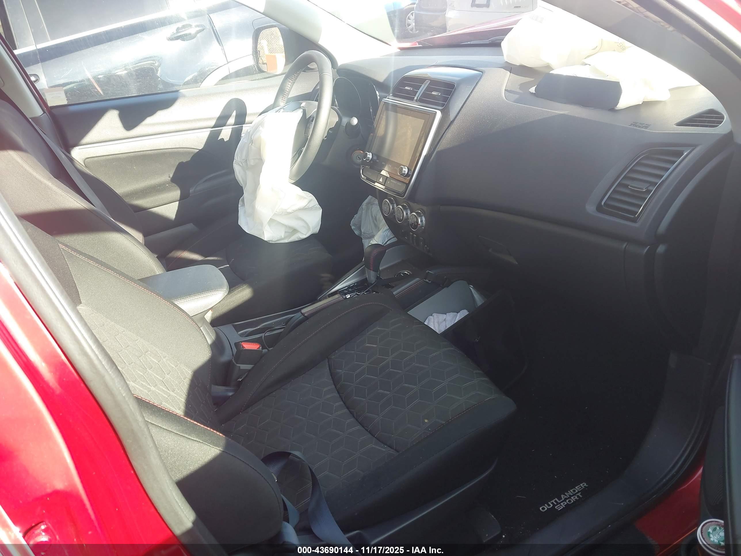 MITSUBISHI OUTLANDER image 5