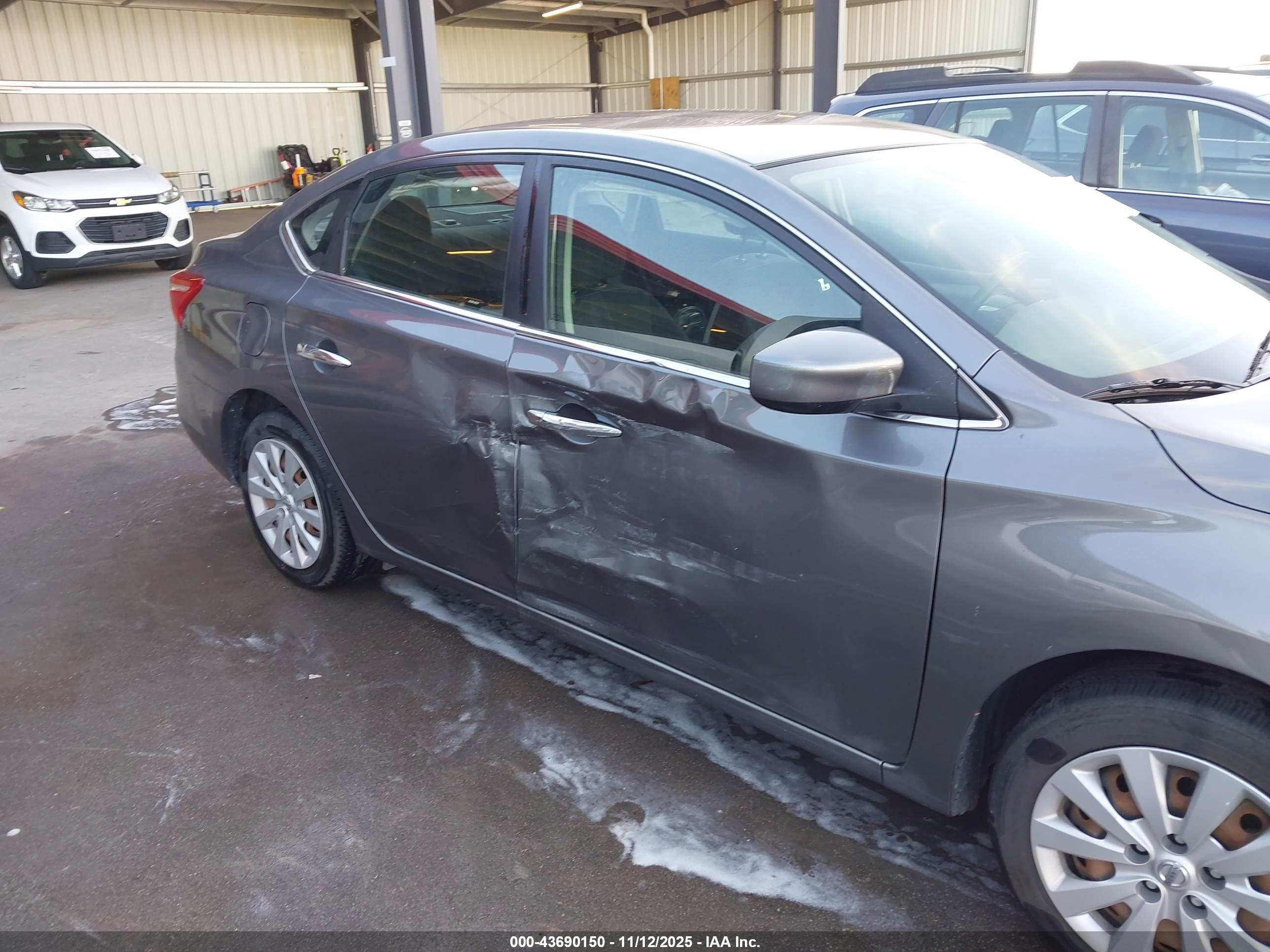 NISSAN SENTRA image 6