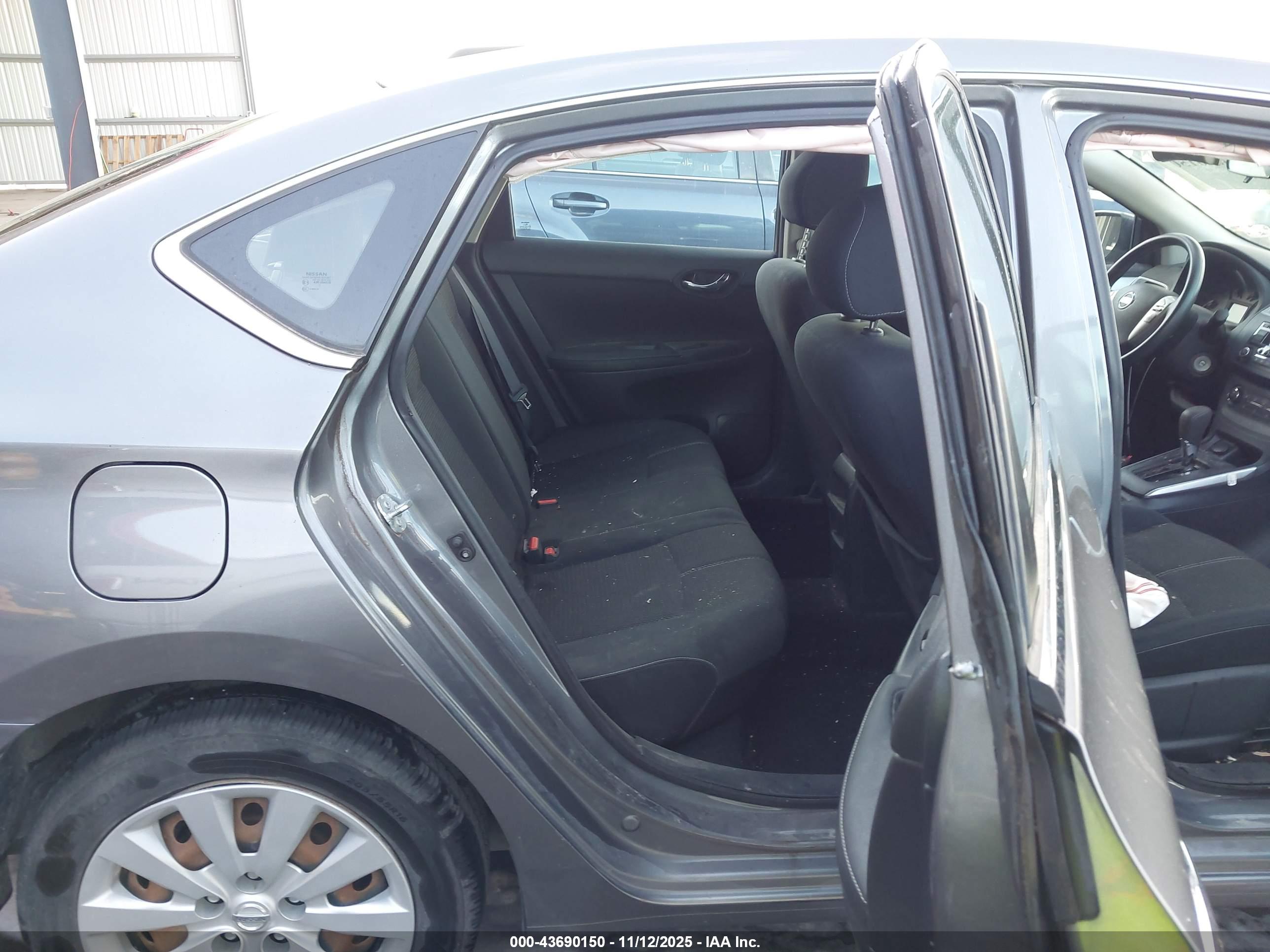 NISSAN SENTRA image 8