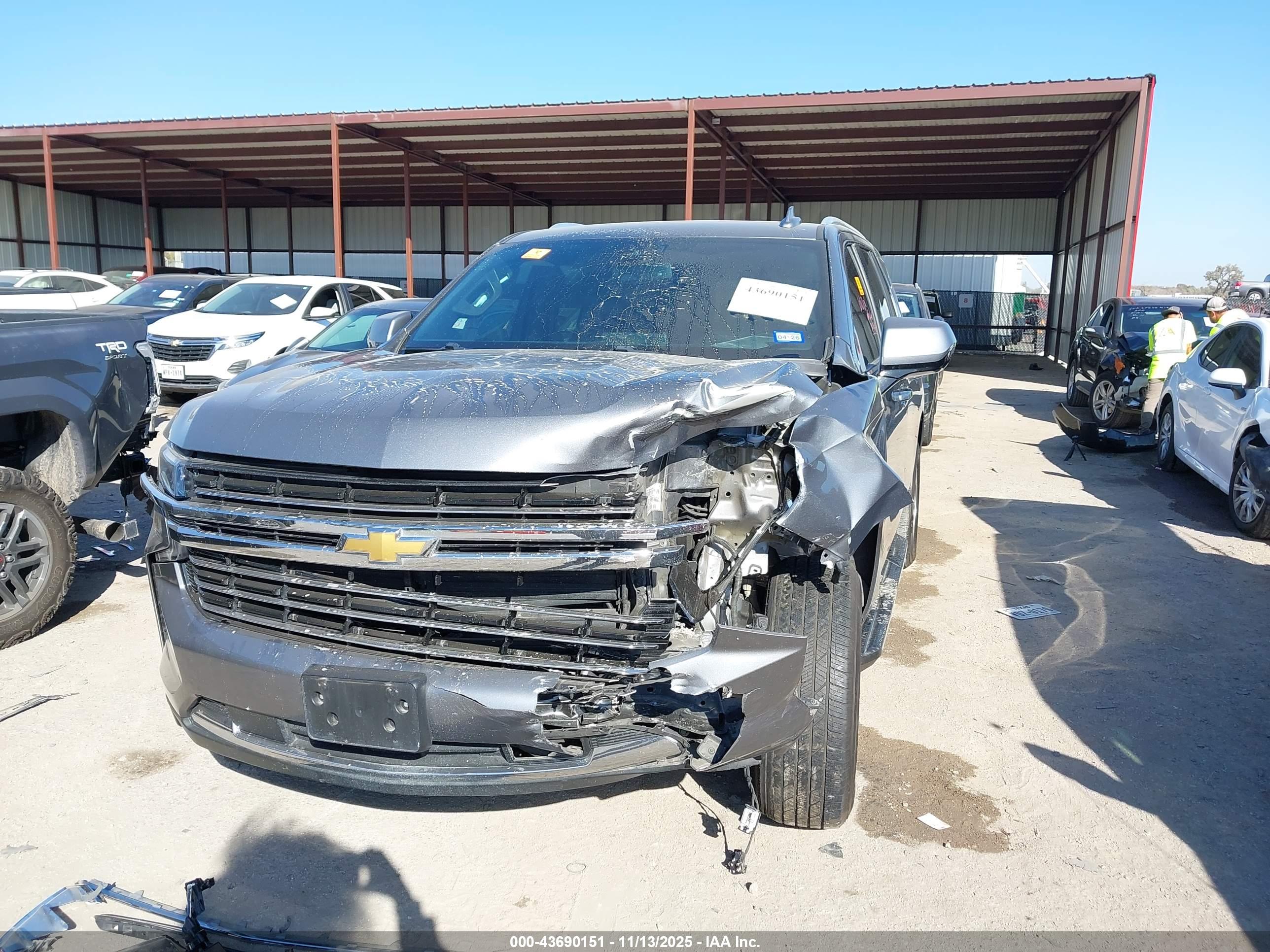 CHEVROLET TAHOE image 2