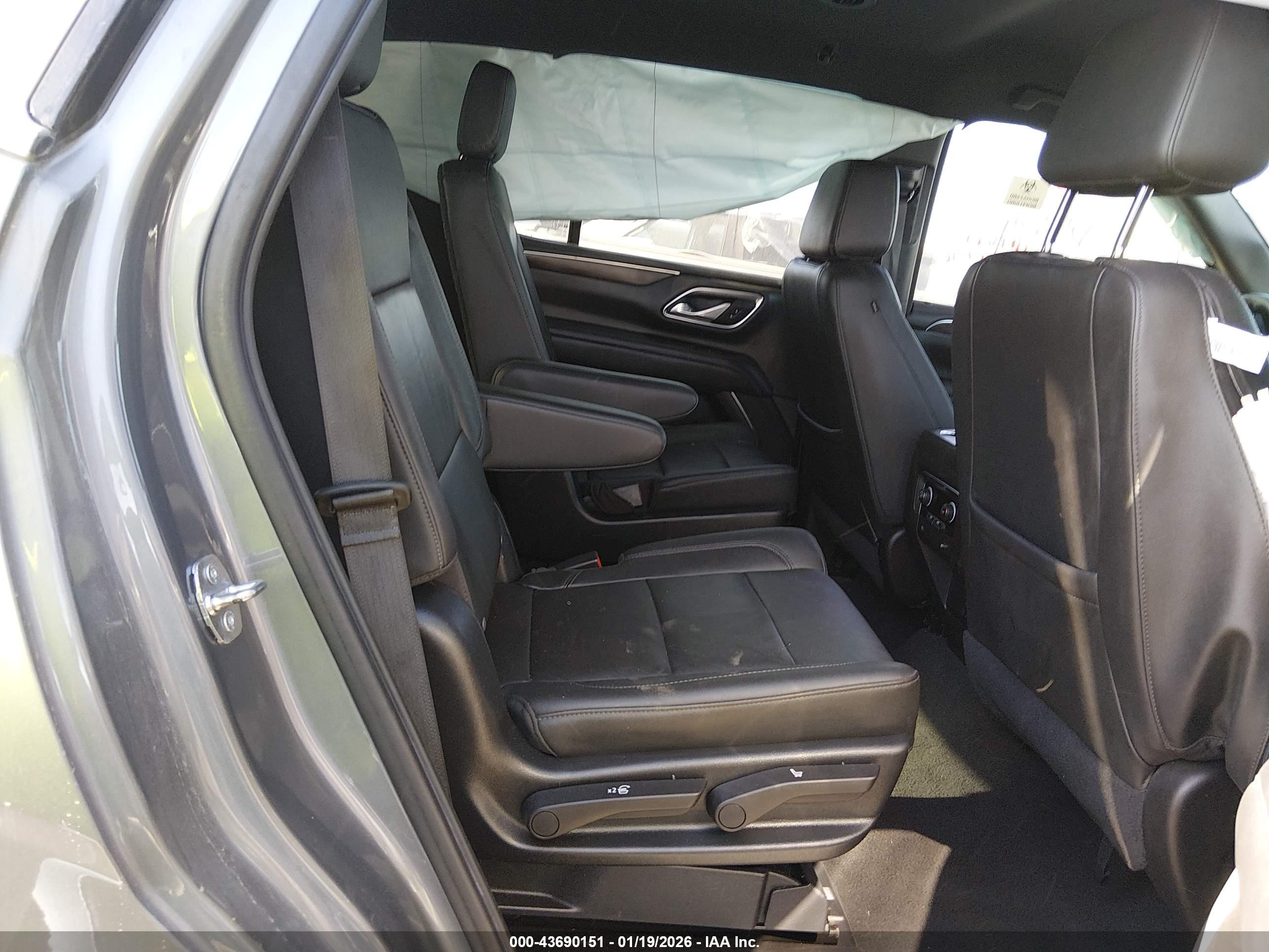 CHEVROLET TAHOE image 8