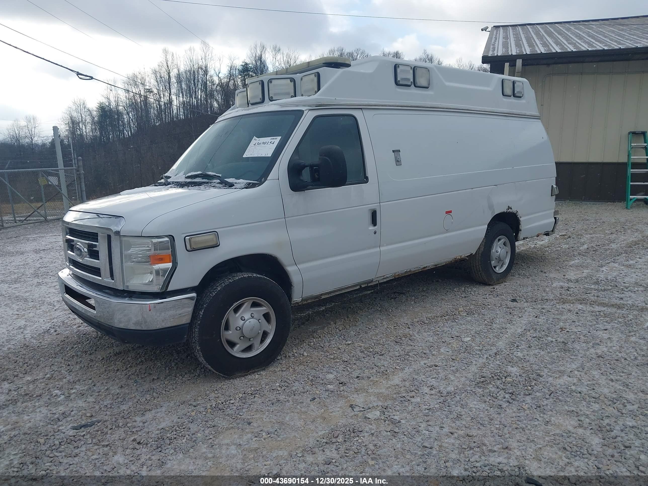 FORD E-350 image 2