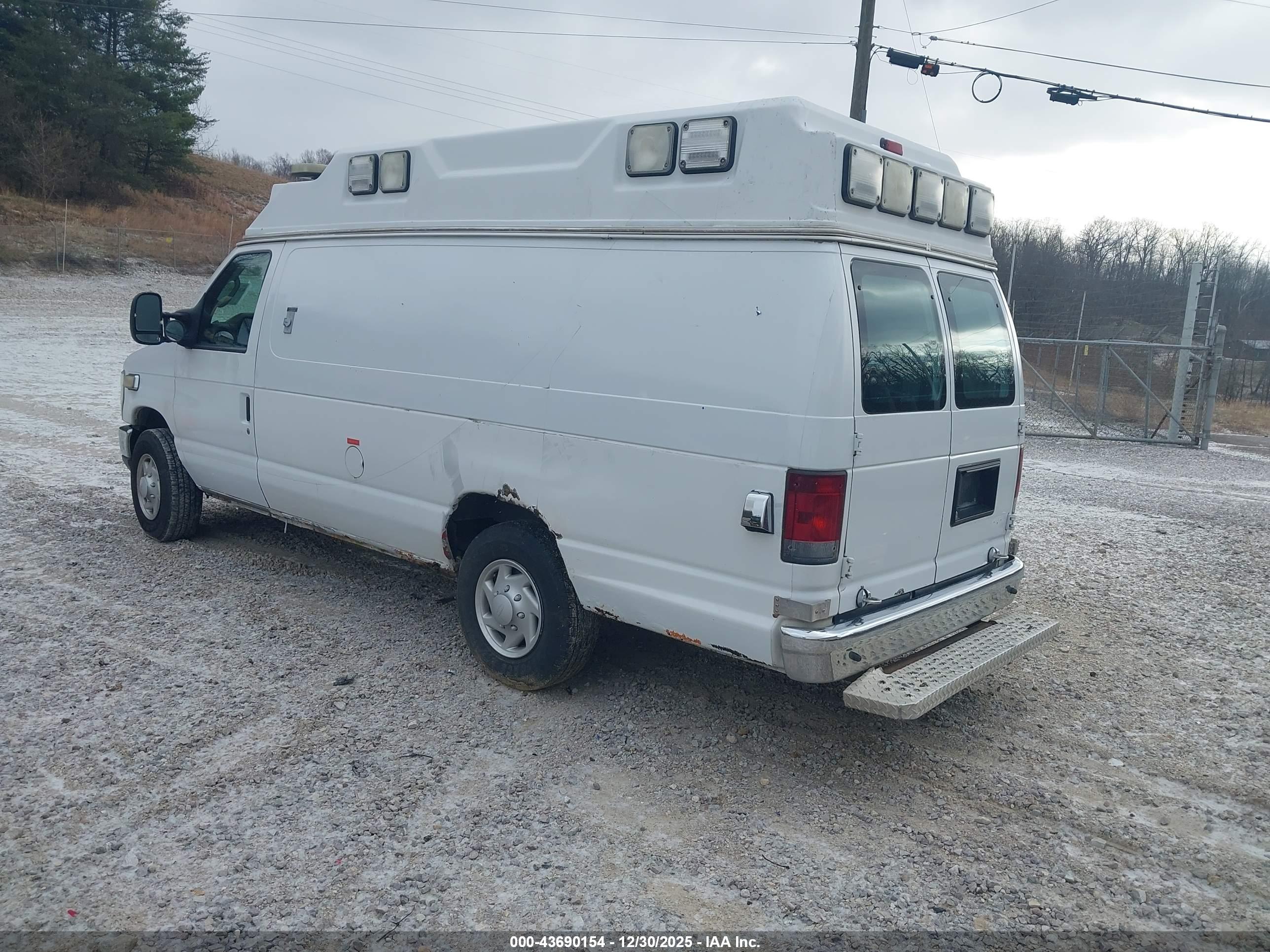 FORD E-350 image 3