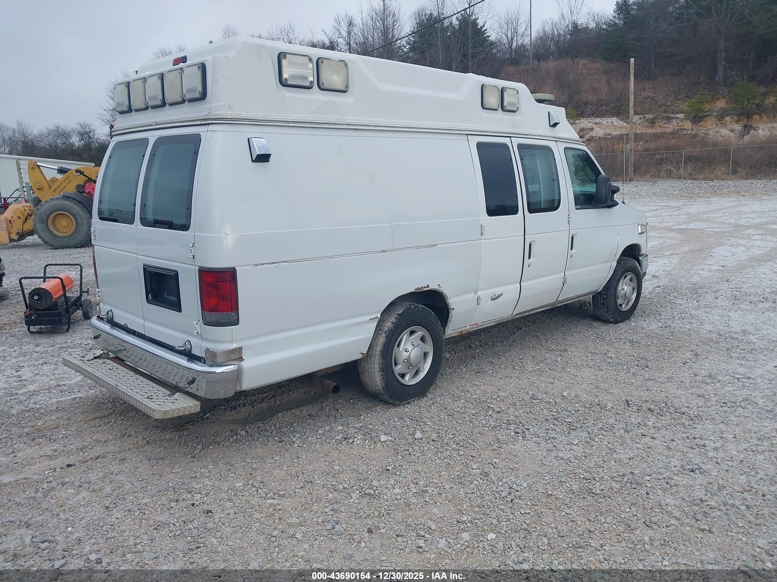FORD E-350 image 4