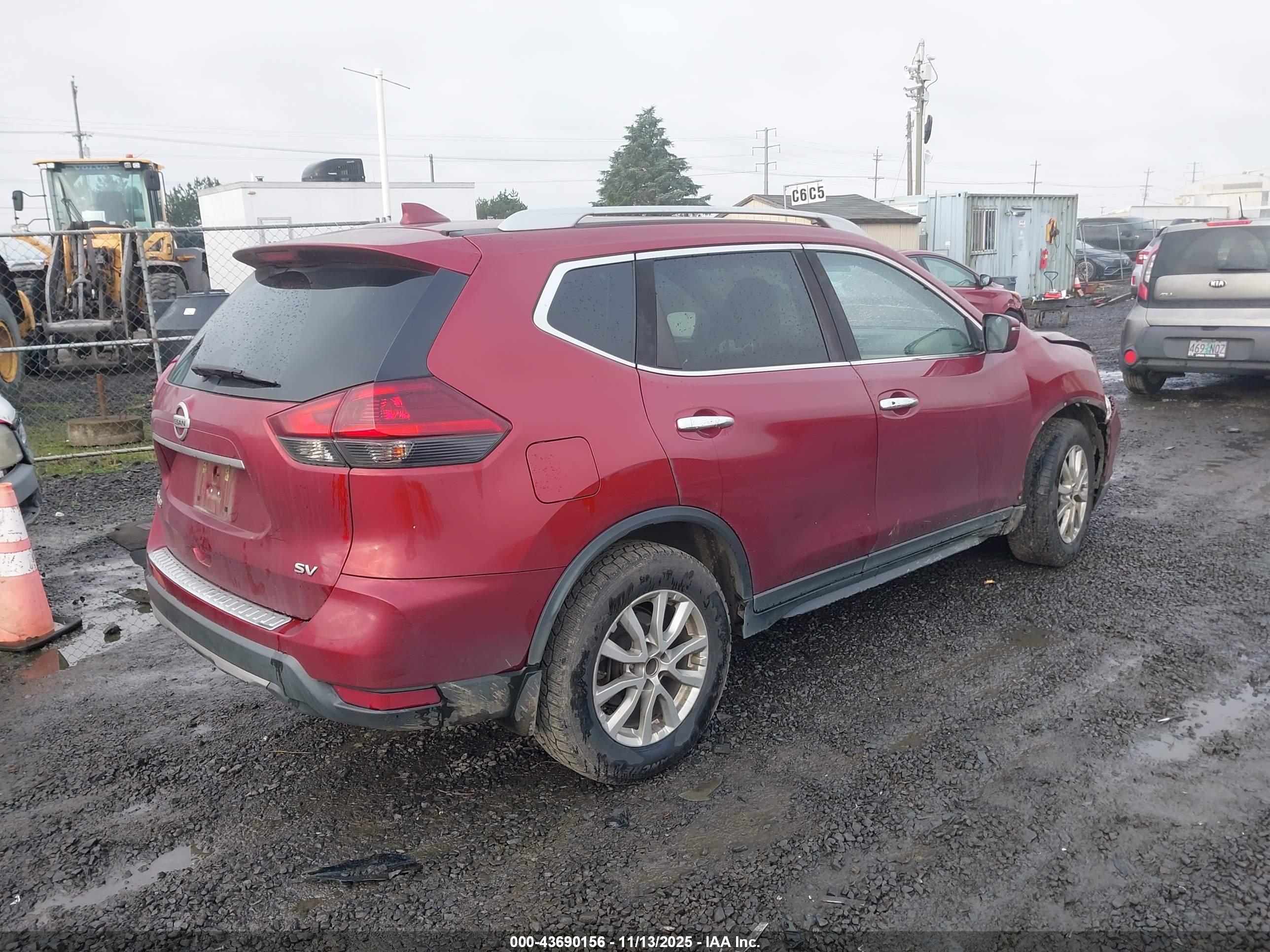 NISSAN ROGUE image 4